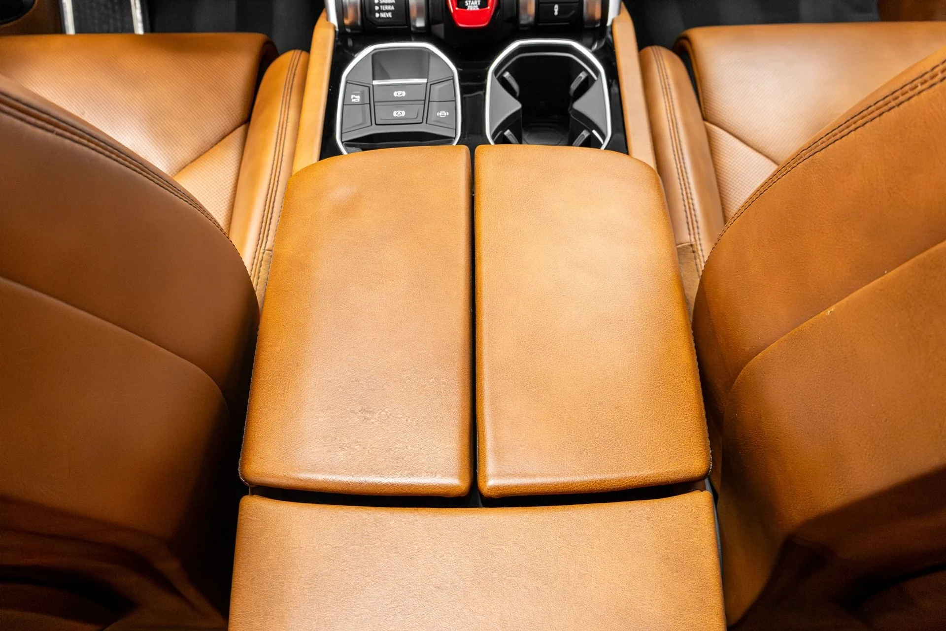 mph031_1174073104_Used_2019_Lamborghini_Urus_1772123275_3fdd7a0ba0