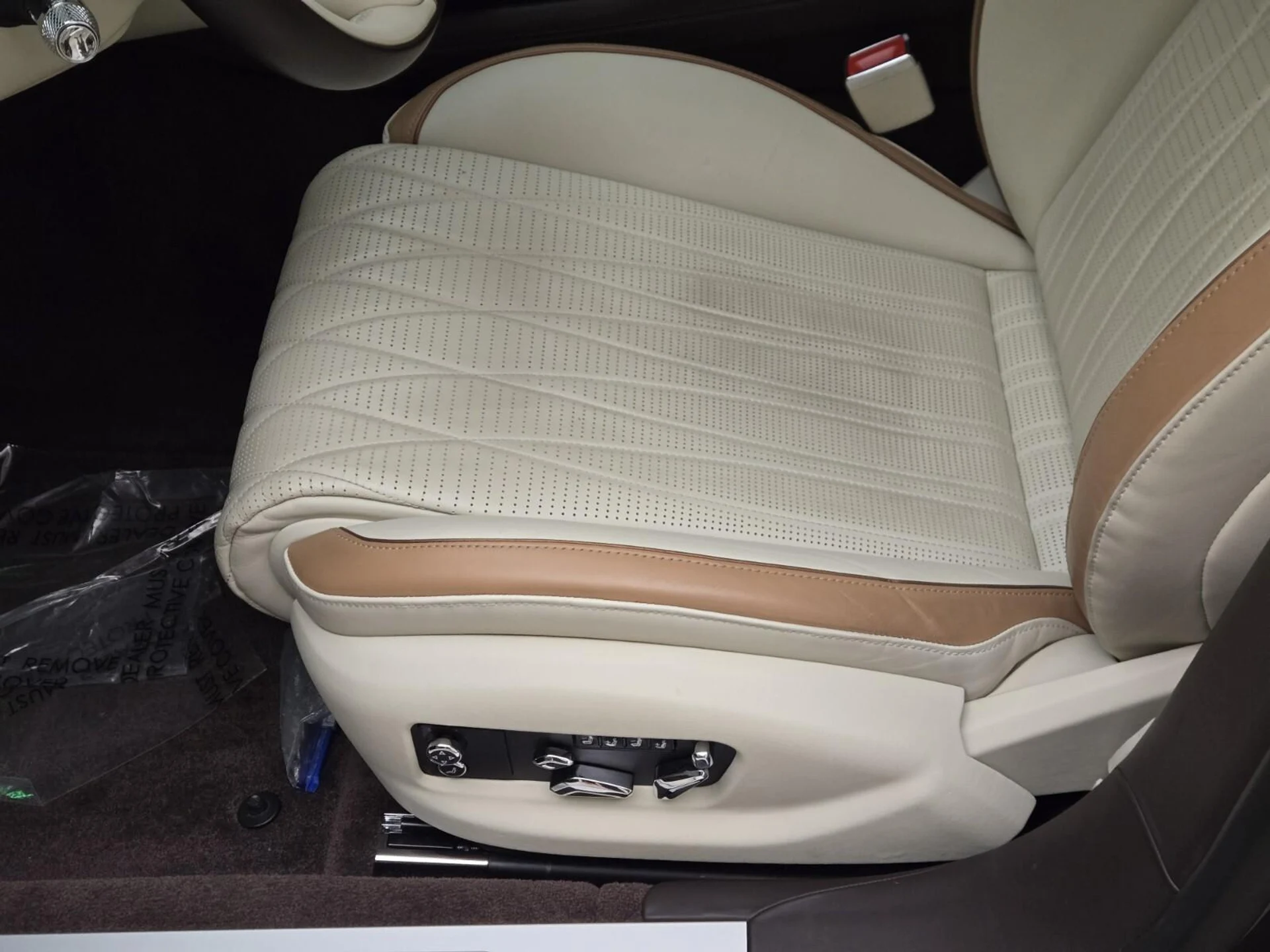 mph031_1176826395_Used_2023_Bentley_Flying_Spur_Hybrid_Odyssean_Edition_1777355032_67f6c23df9