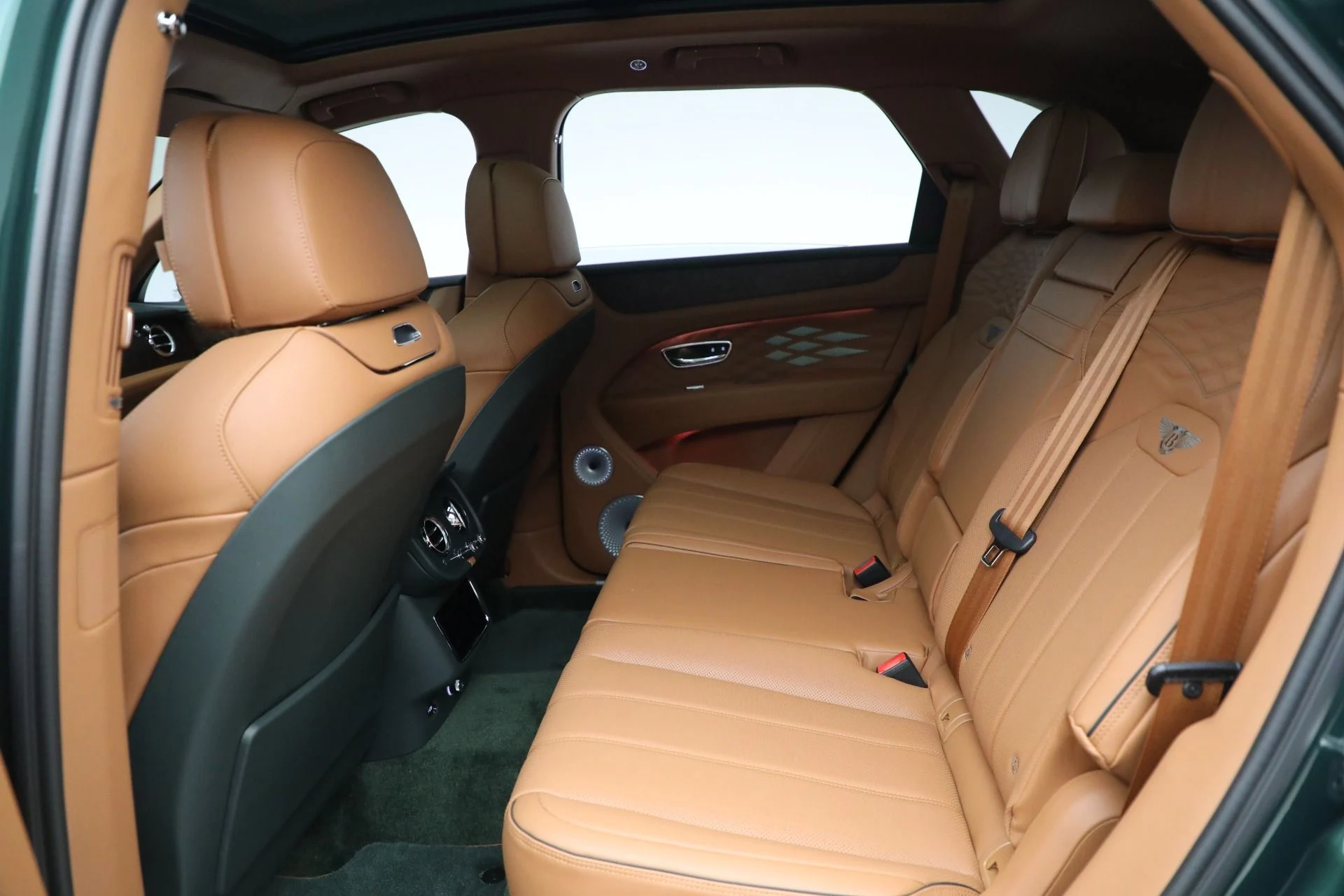 mph031_1178994692_New_2025_Bentley_Bentayga_Atelier_V8_53e39e45db