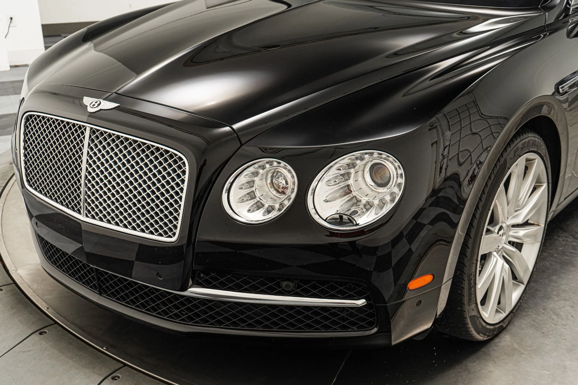 mph031_1188184286_Used_2015_Bentley_Flying_Spur_W12_1759873235_3365ff4146