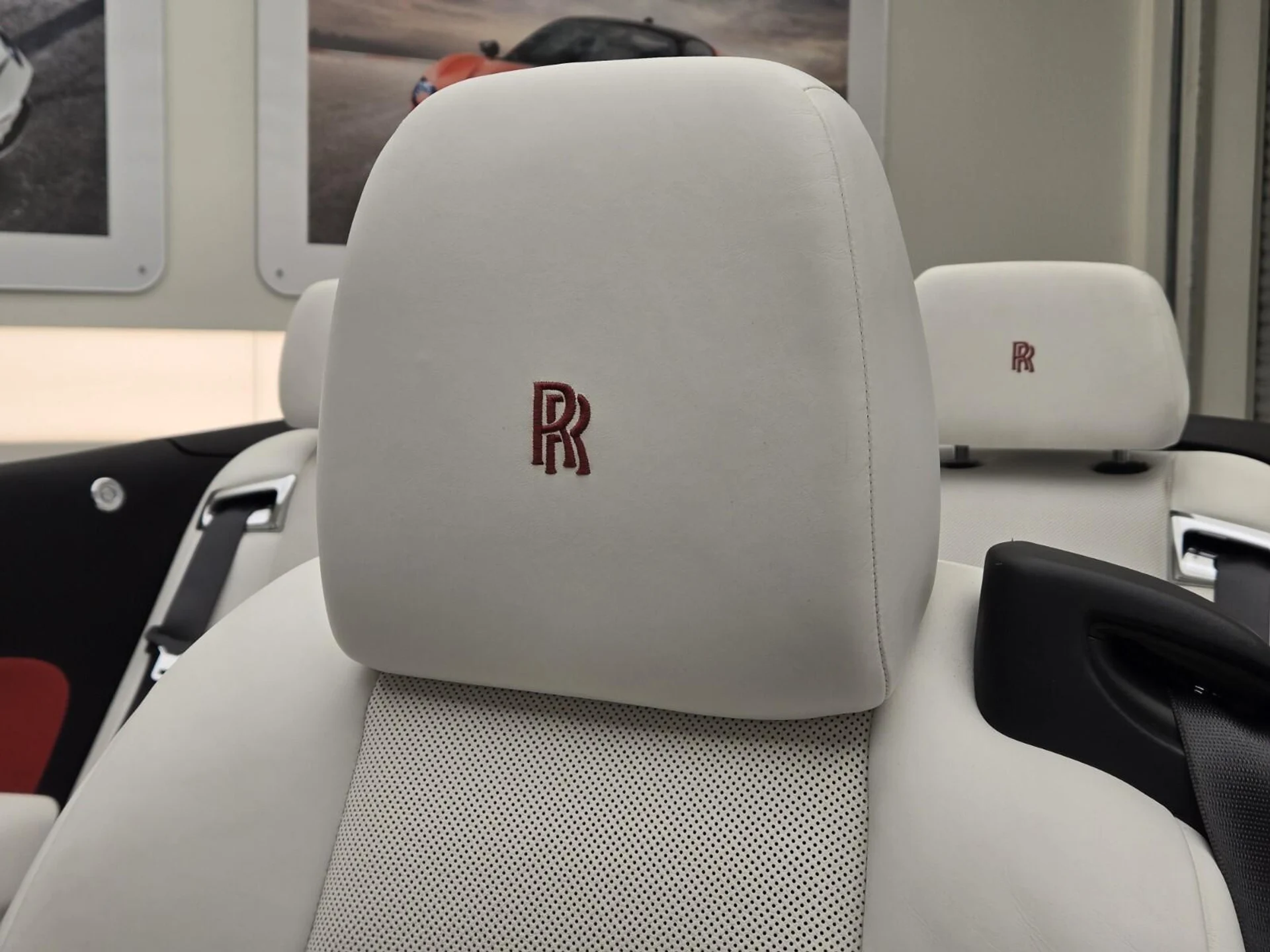 mph031_1189650639_Used_2018_Rolls_Royce_Dawn_1753166223_118f6bbaf3