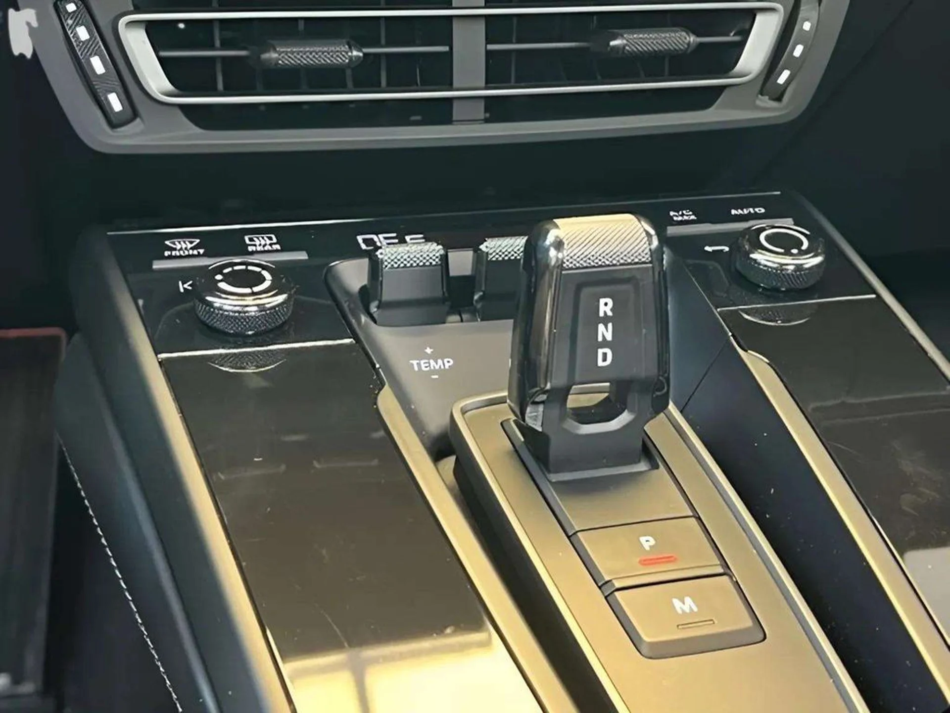 mph031_1199849206_dee27fe885e2da542984a9741360897ax_7f8808c7a1