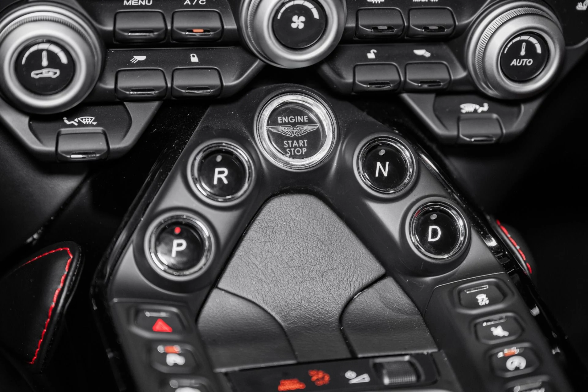mph031_1209546316_Used_2019_Aston_Martin_Vantage_1779799907_929990835e