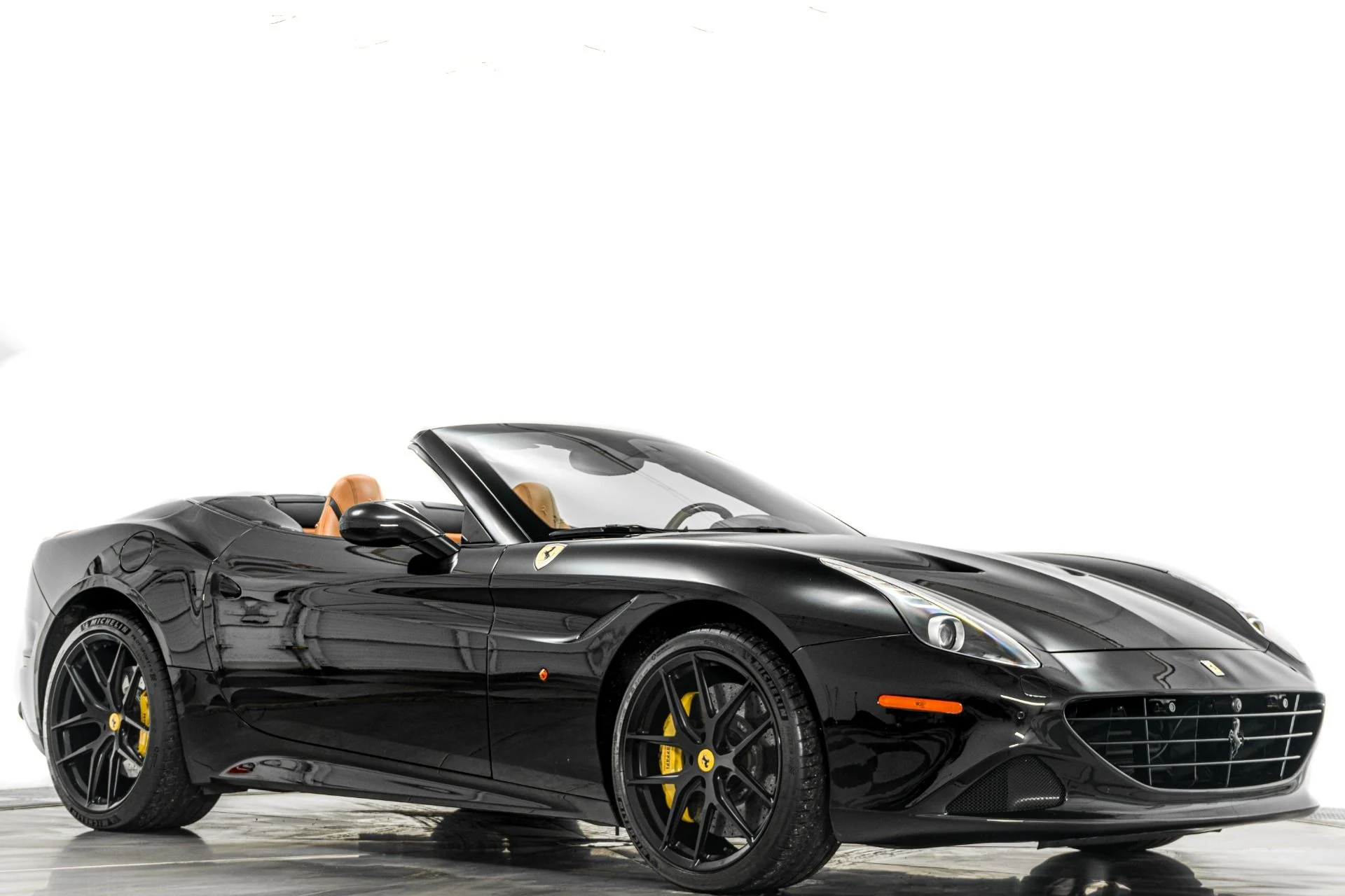 mph031_1230067294_Used_2015_Ferrari_California_T_1772230011_33bfc549e8