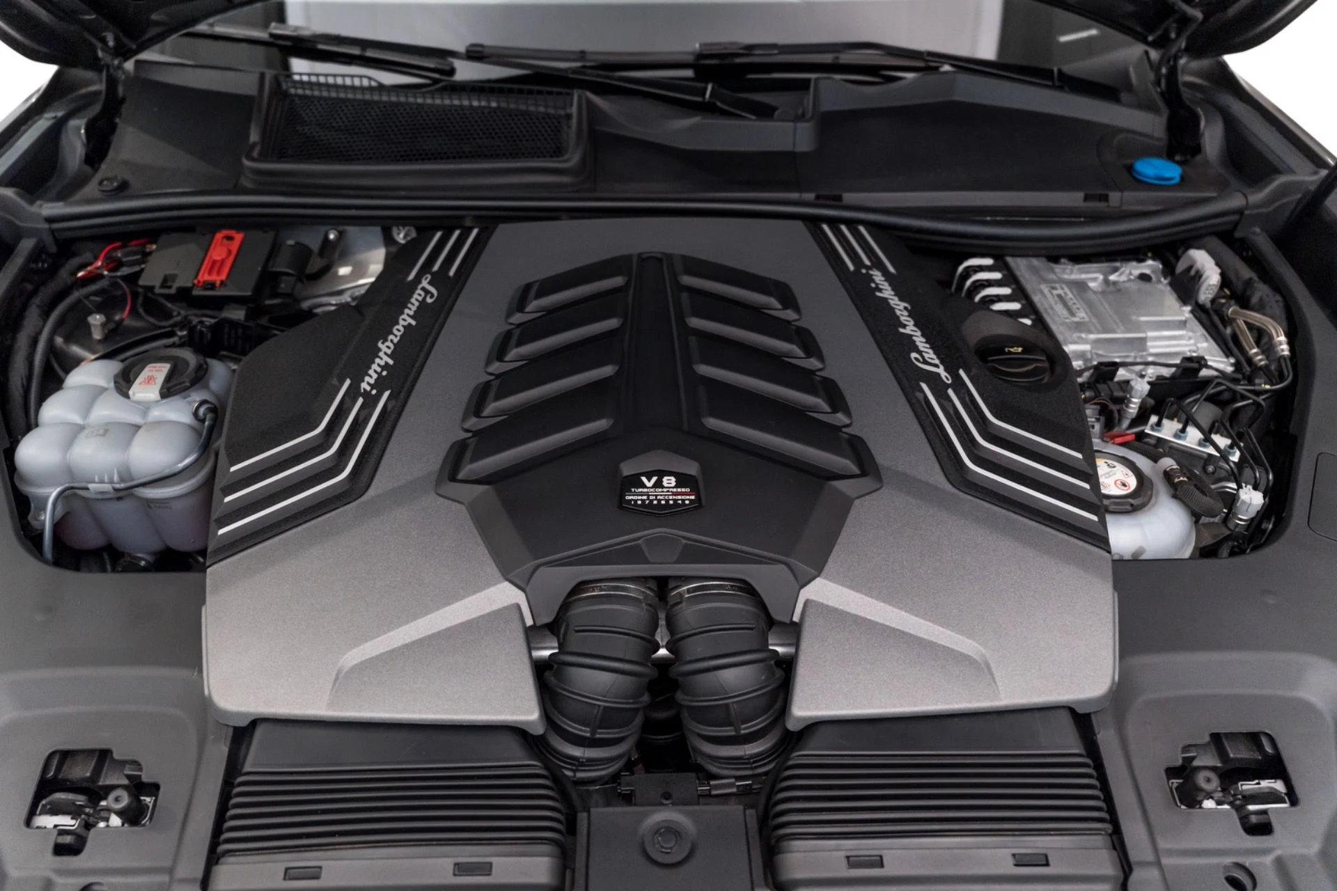mph031_1242513925_Used_2025_Lamborghini_Urus_SE_1792099583_b423fc8155