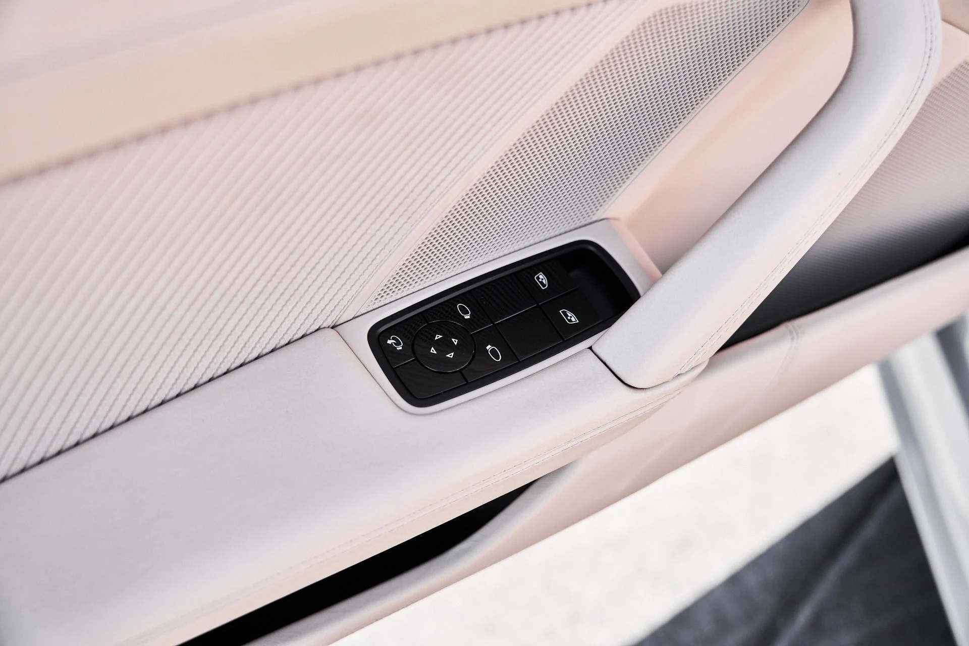 mph031_1243744459_Used_2021_Porsche_911_Targa_4_S_1774544051_c4602311c3