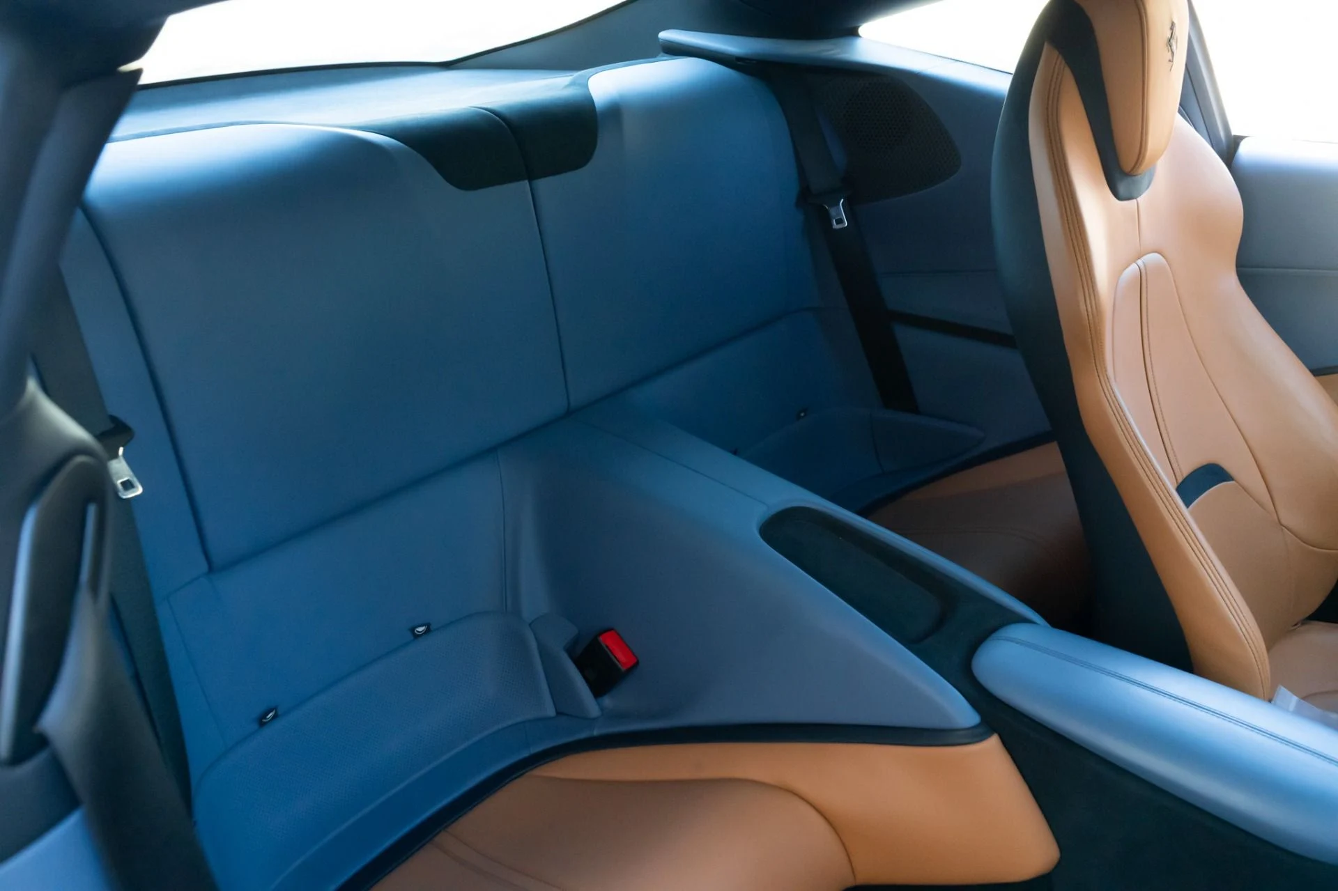 mph031_1248030749_Used_2022_Ferrari_Roma_1764112587_27b39a2110