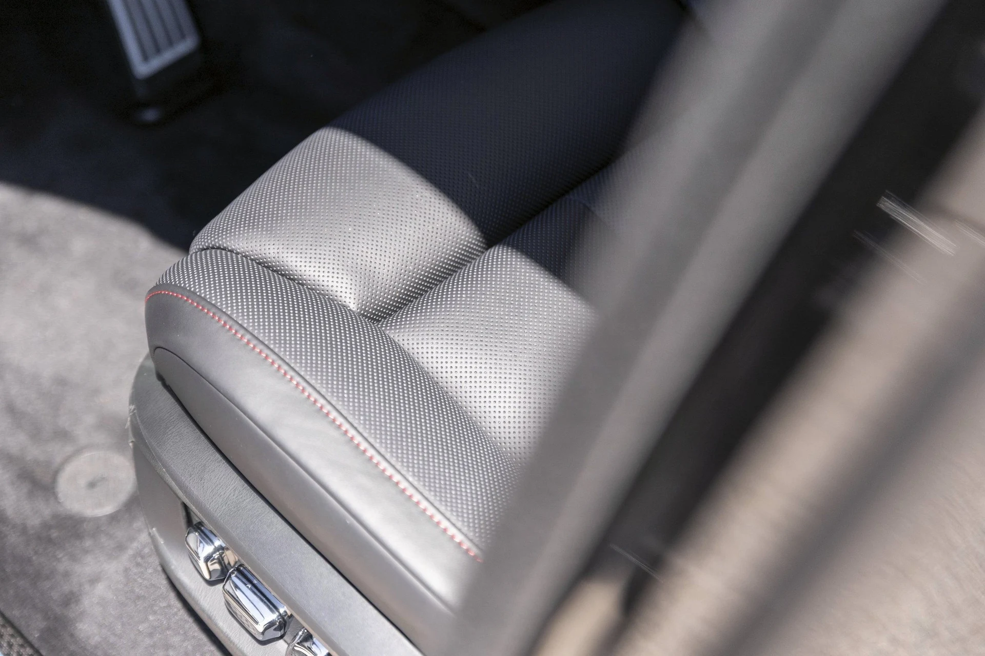 mph031_1249253615_Hi_Tech_Luxury_Imports_LLC_SLA_43_HA_07_TU_235148_image_31_69b6f07d33