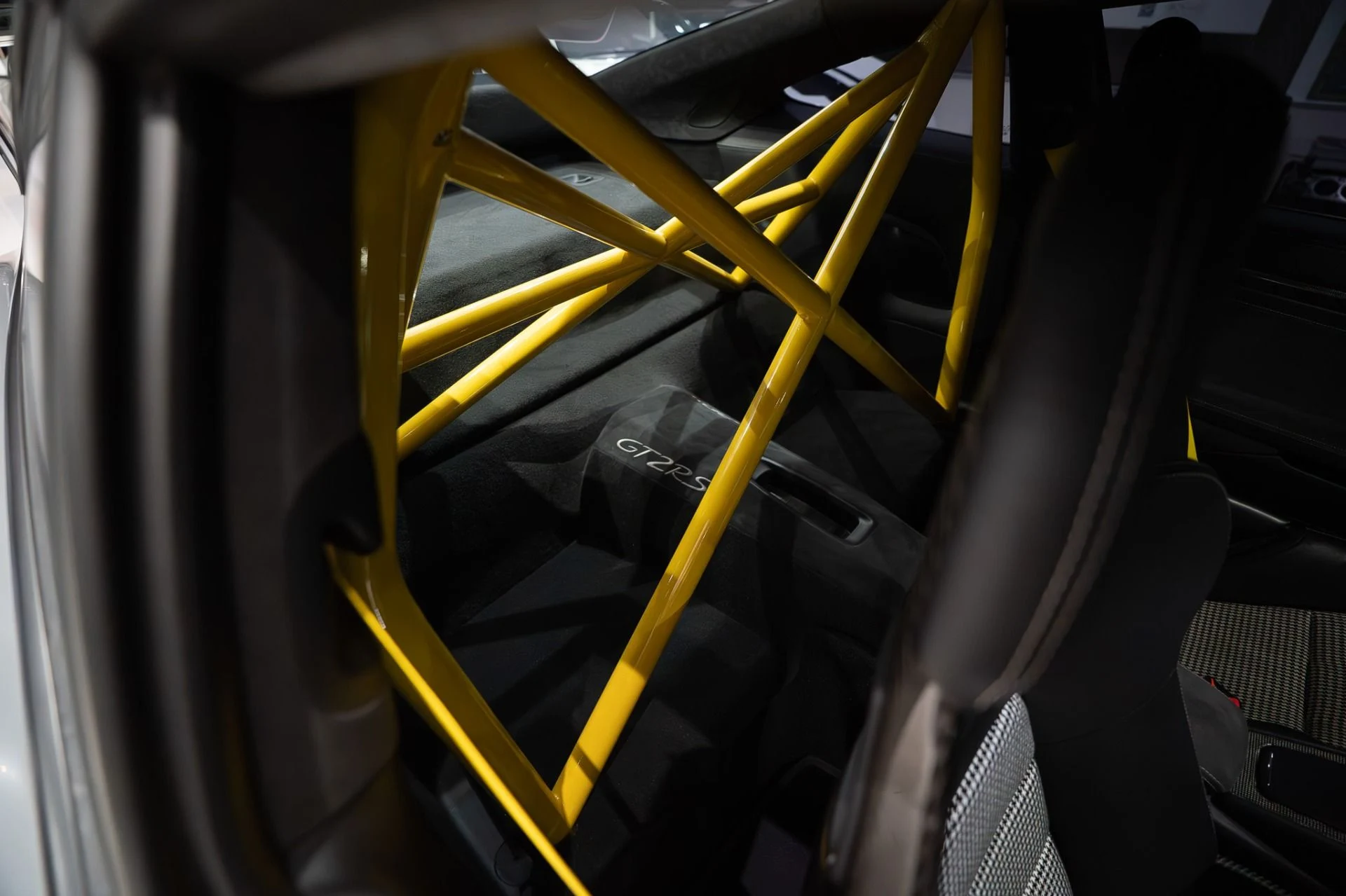 mph031_1253723373_11863_p32_l_9cda79f0cb