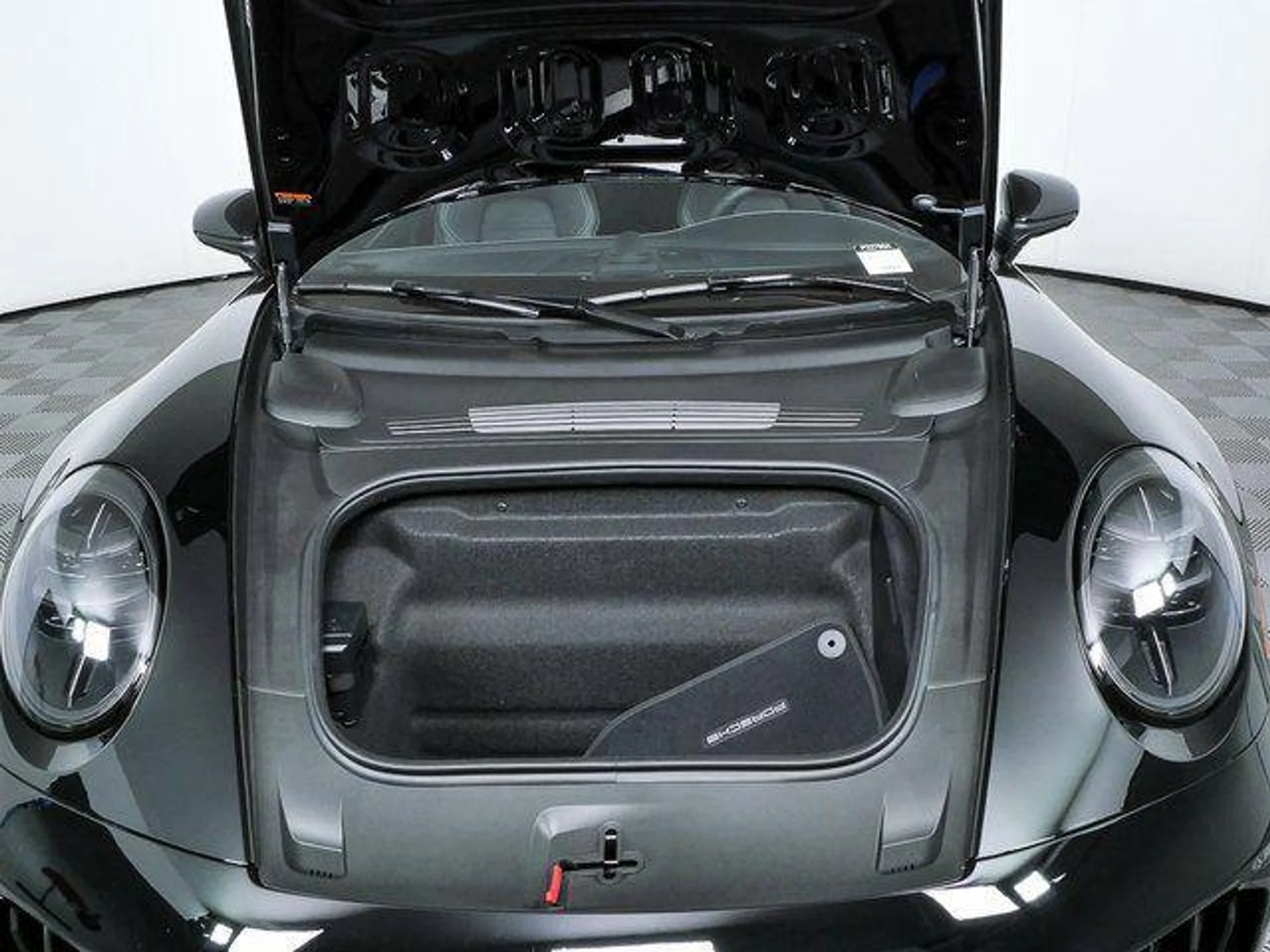 mph031_125954876_n_T_Pzv_Yy_Oy1_UCB_Tn_HV_4w00_YKU_1_Q_2cc2bc9b49