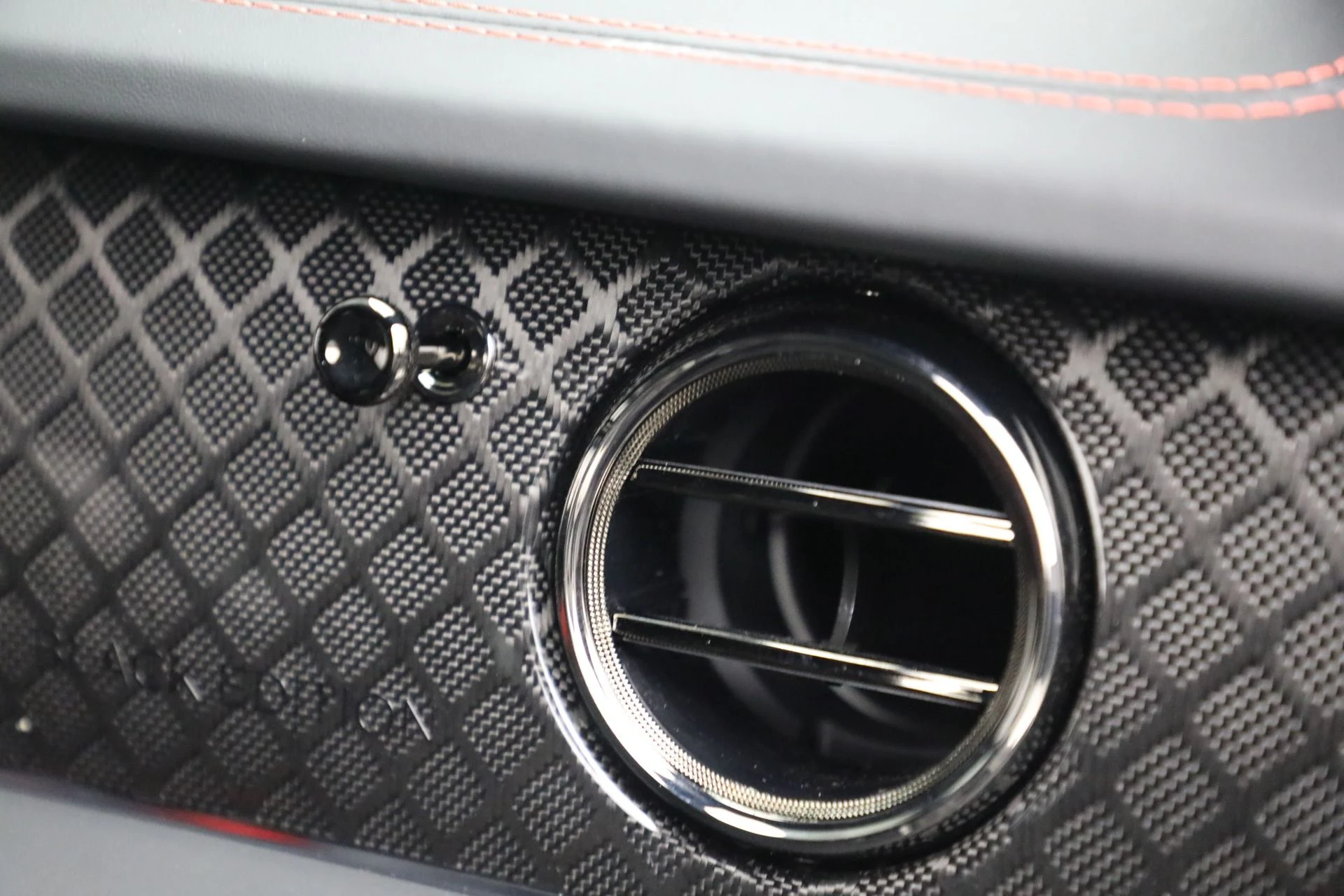 mph031_1276709925_New_2025_Bentley_Bentayga_S_Black_Edition_eed5a1d698