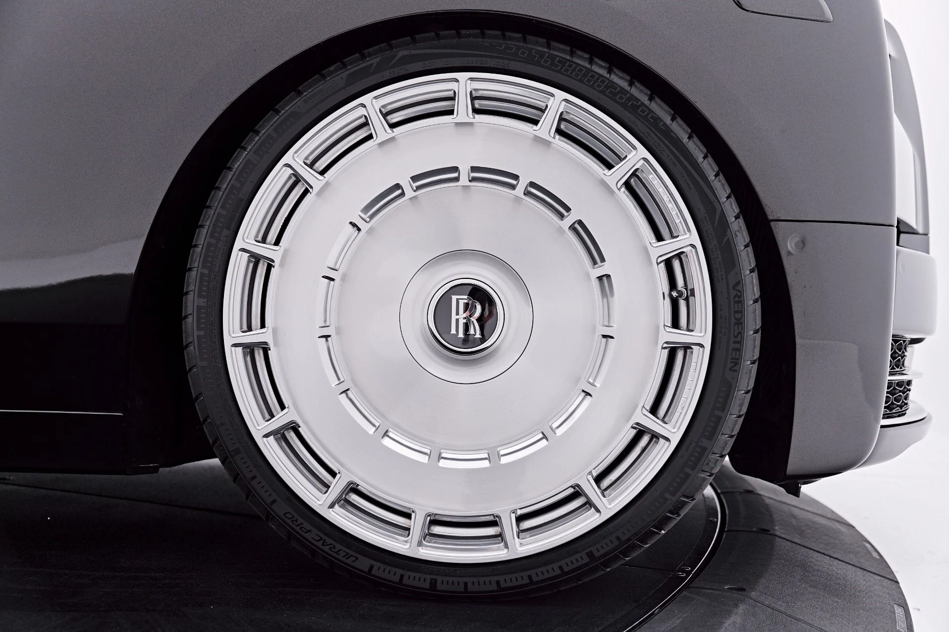 mph031_1277839352_Used_2021_Rolls_Royce_Phantom_Base_1786152394_8ab3746d9e