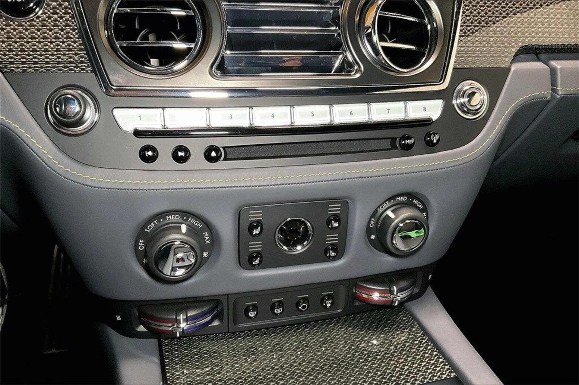 mph031_1278668474_e941e6857ff904d88dd71823c896f986x_aaea05e7b7