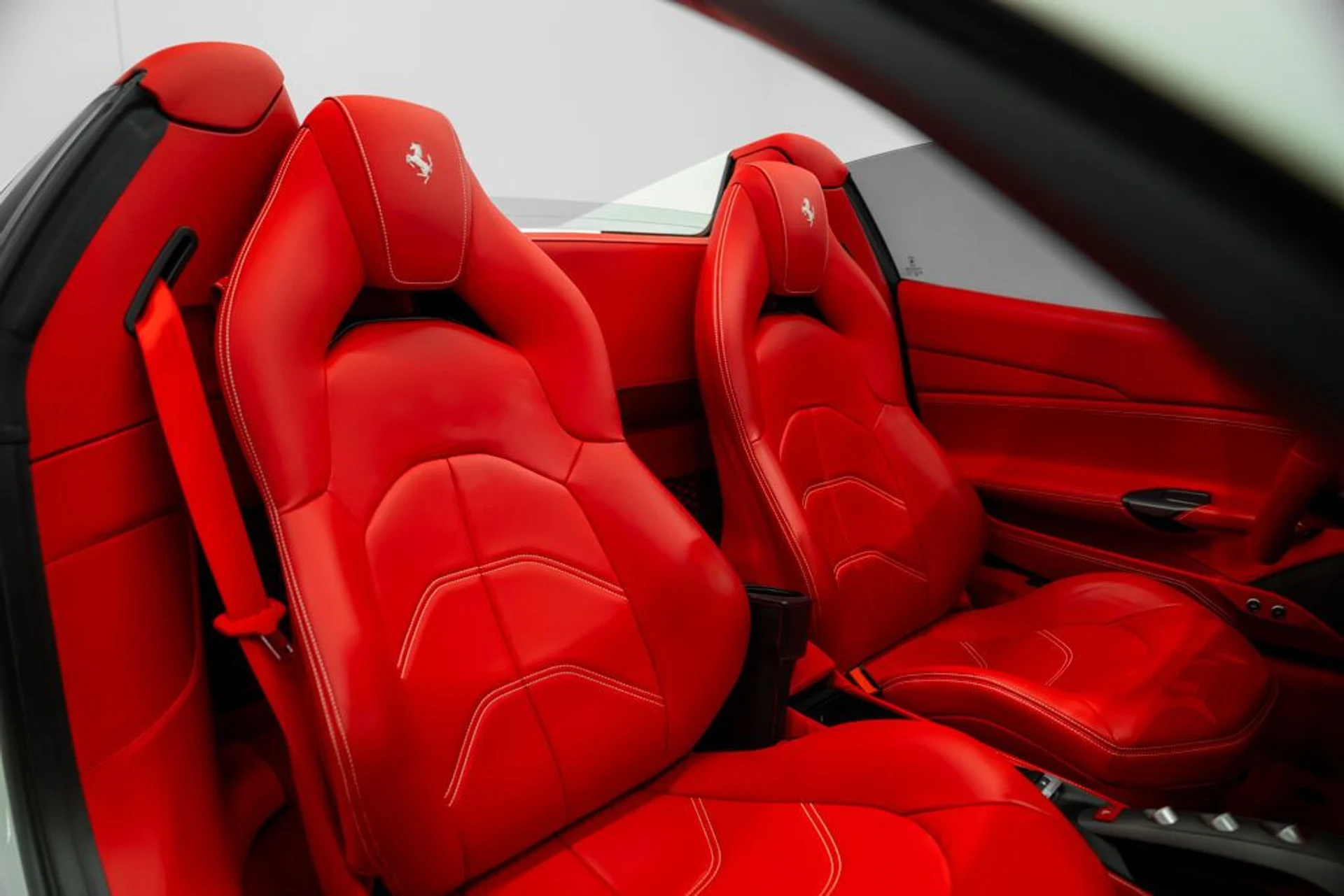 mph031_1282473846_ferrari_488_spider_2019_jpg_v_1754355020_a4babe01c5