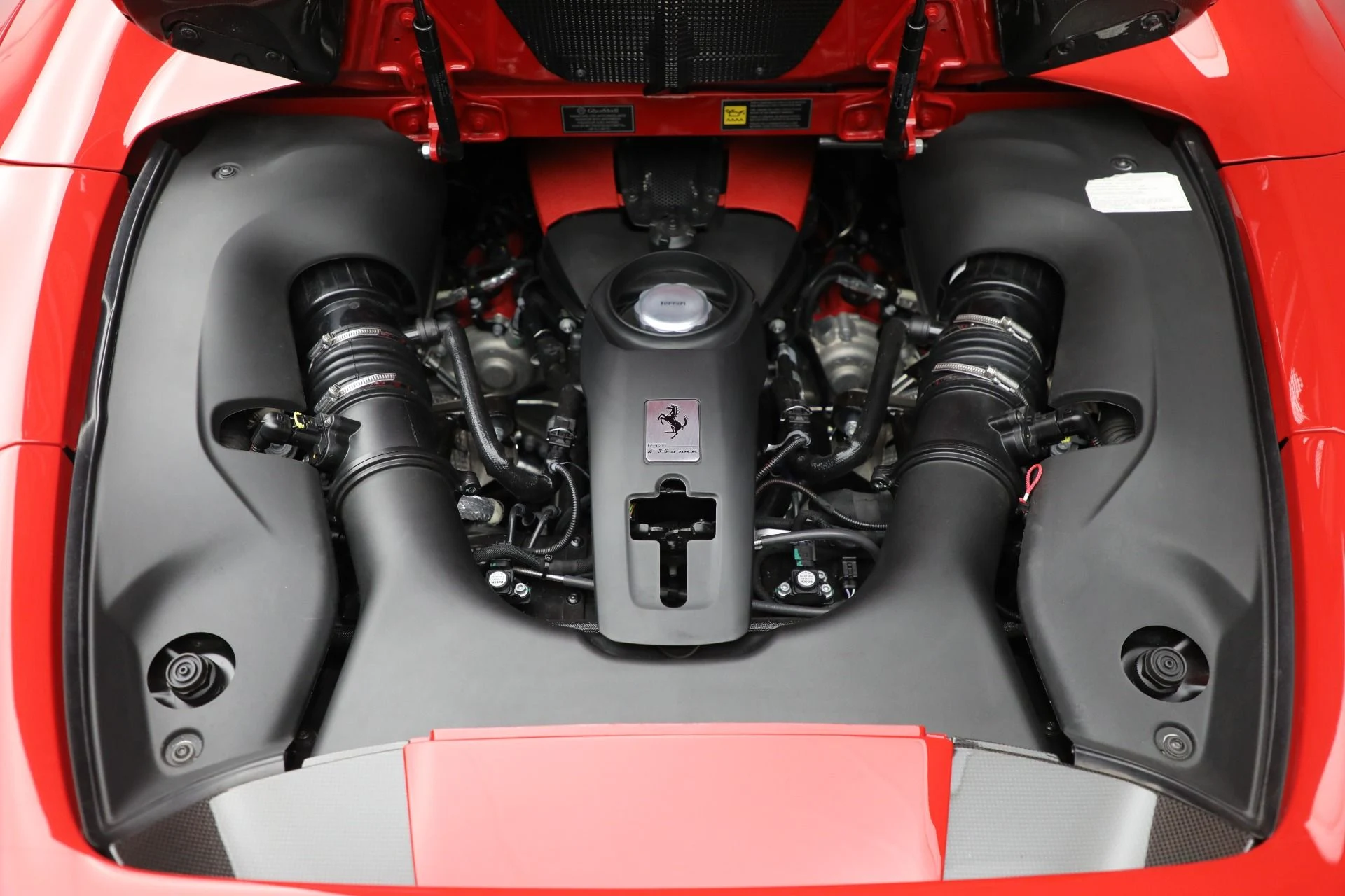mph031_1285873485_Used_2021_Ferrari_F8_Spider_a56104f69e