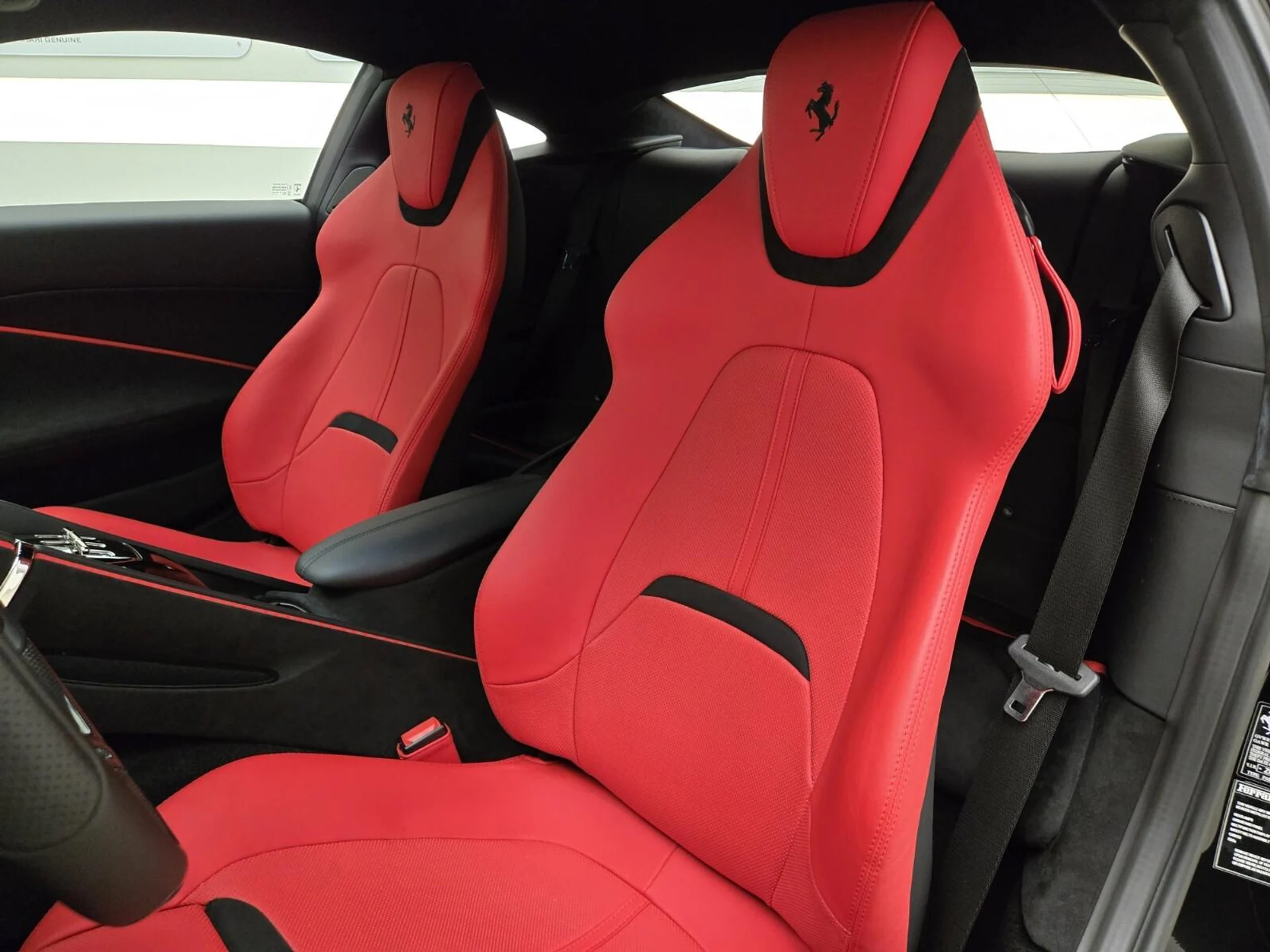 mph031_1291512480_Used_2024_Ferrari_Roma_1758782894_76c398b65b