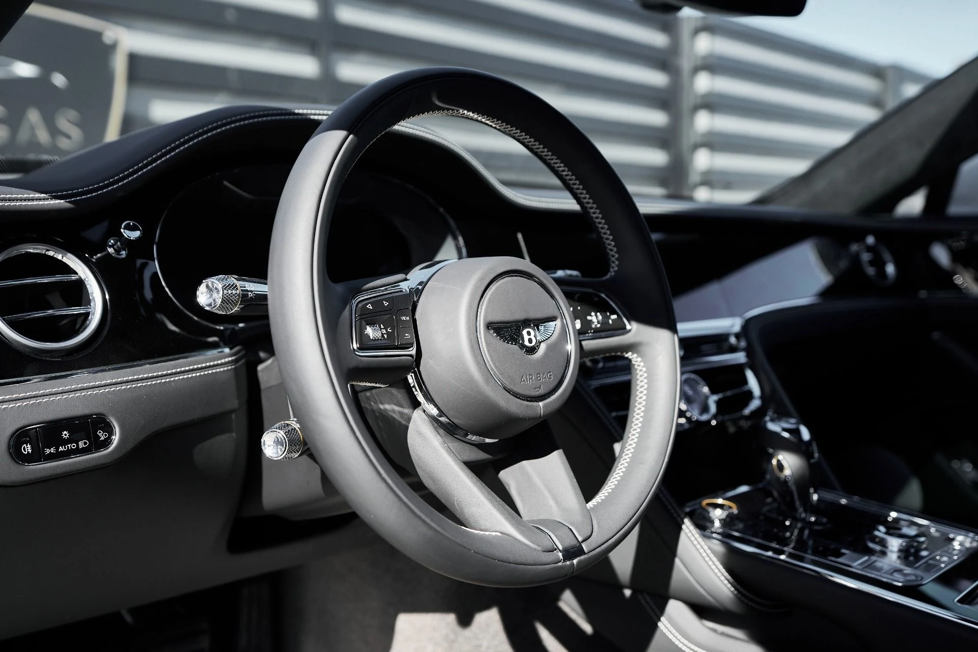 mph031_1298411651_Used_2024_Bentley_Flying_Spur_S_1761779916_0b8a77205c