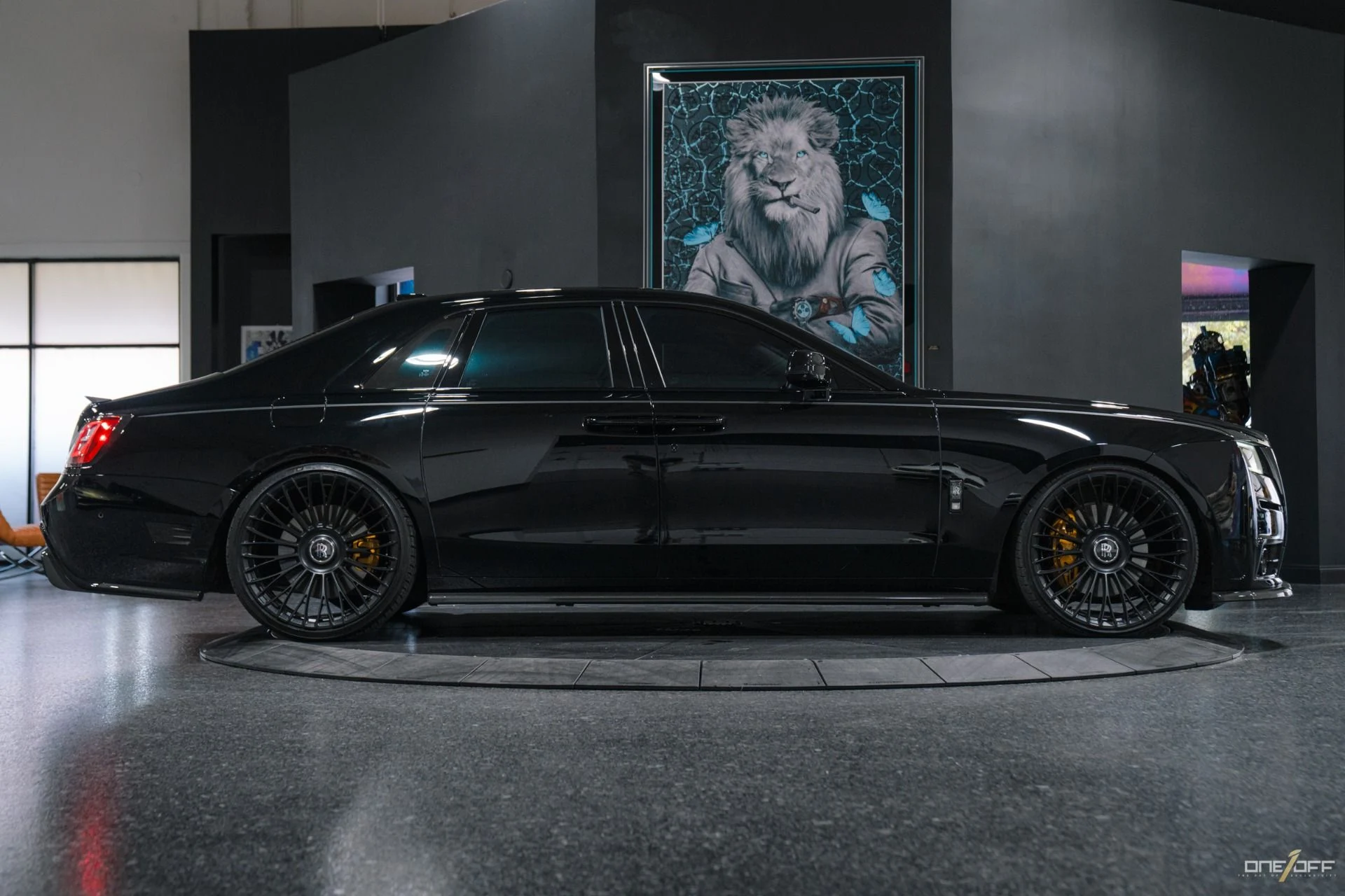 mph031_130952601_Used_2022_Rolls_Royce_Black_Badge_Ghost_FULL_Urban_Design_Carbon_Kit_477_K_MSRP_Starlight_1759778193_7448025e86