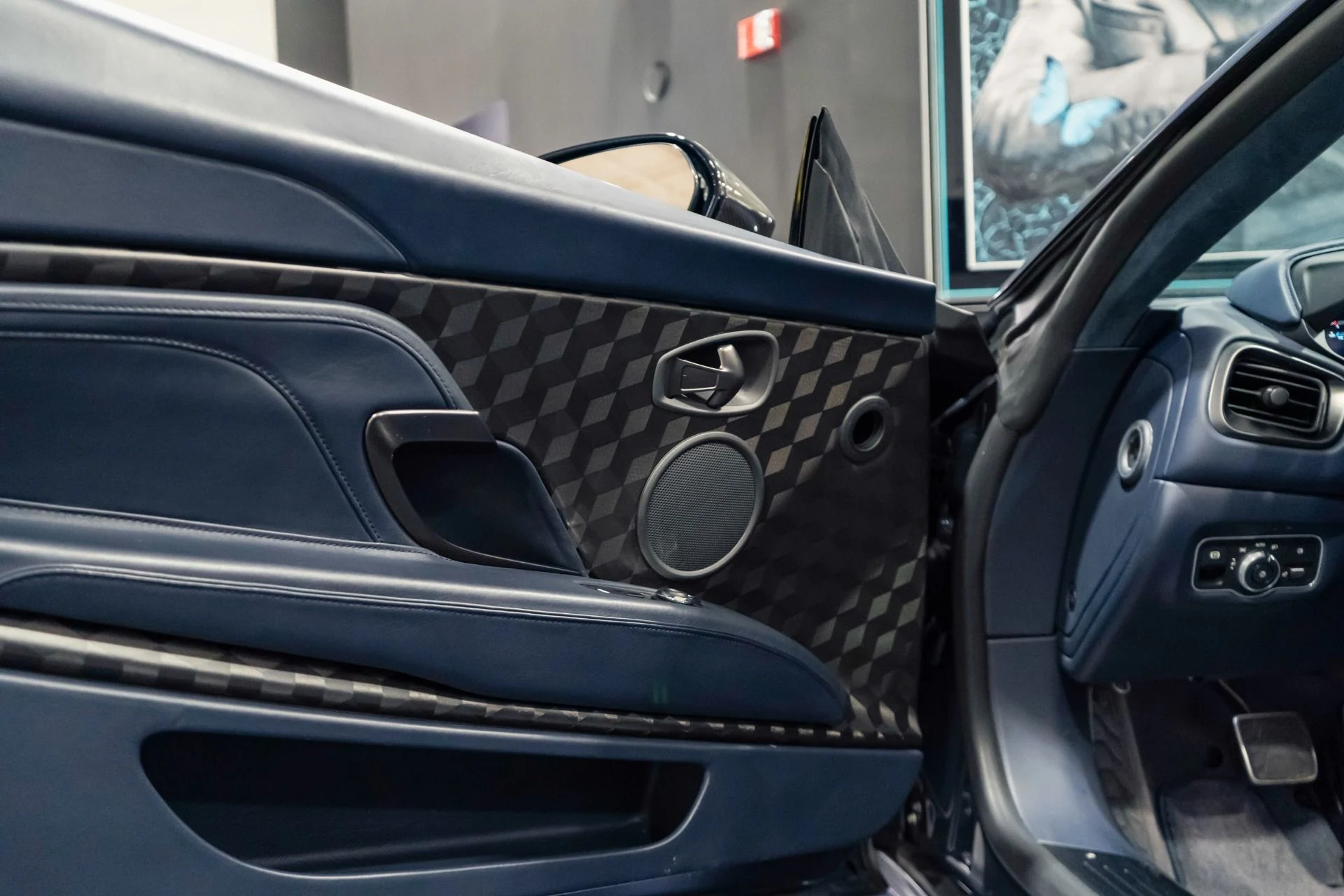 mph031_1309651234_Used_2021_Aston_Martin_DBS_Superleggera_Commission_by_Q_Daniel_Craig_Build_1771268852_86cd878081