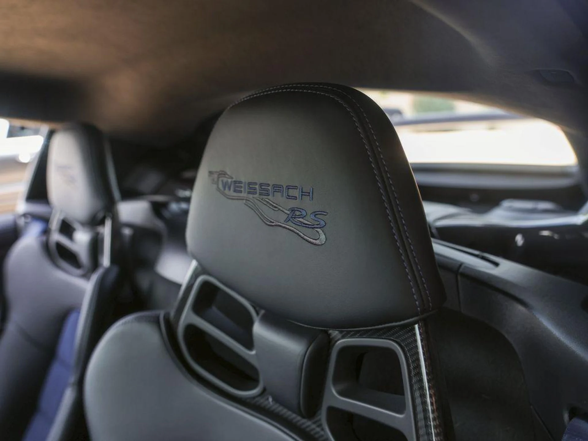 mph031_1314410499_mq_Vz875gr_Sx9gu0_Eojq9y_GMYA_Y_4415c72eec