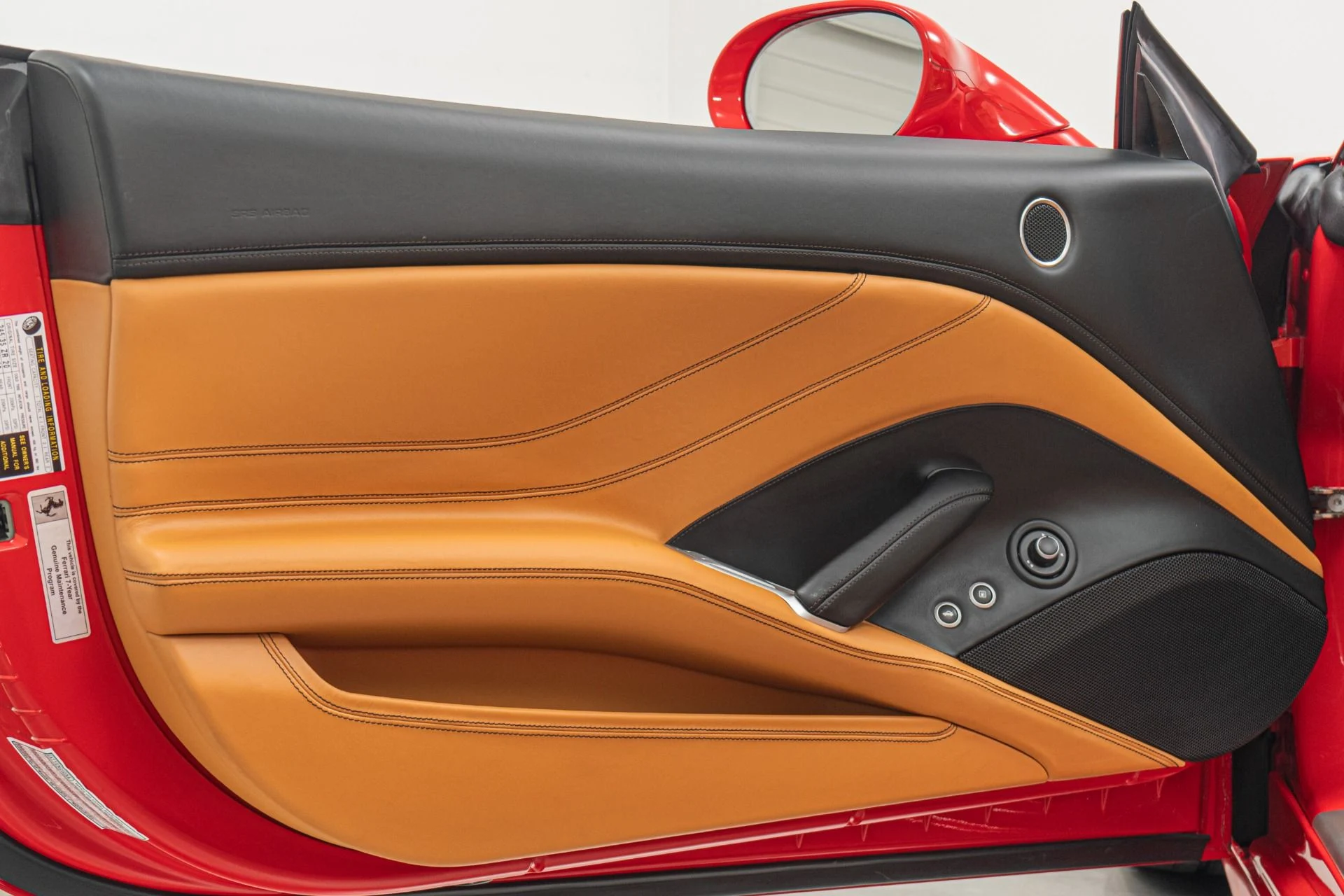 mph031_131490262_Used_2016_Ferrari_California_T_Diamond_Turned_Wheels_Carbon_Leather_Steering_Wheel_w_LE_Ds_1775075776_3e49b8a9e2