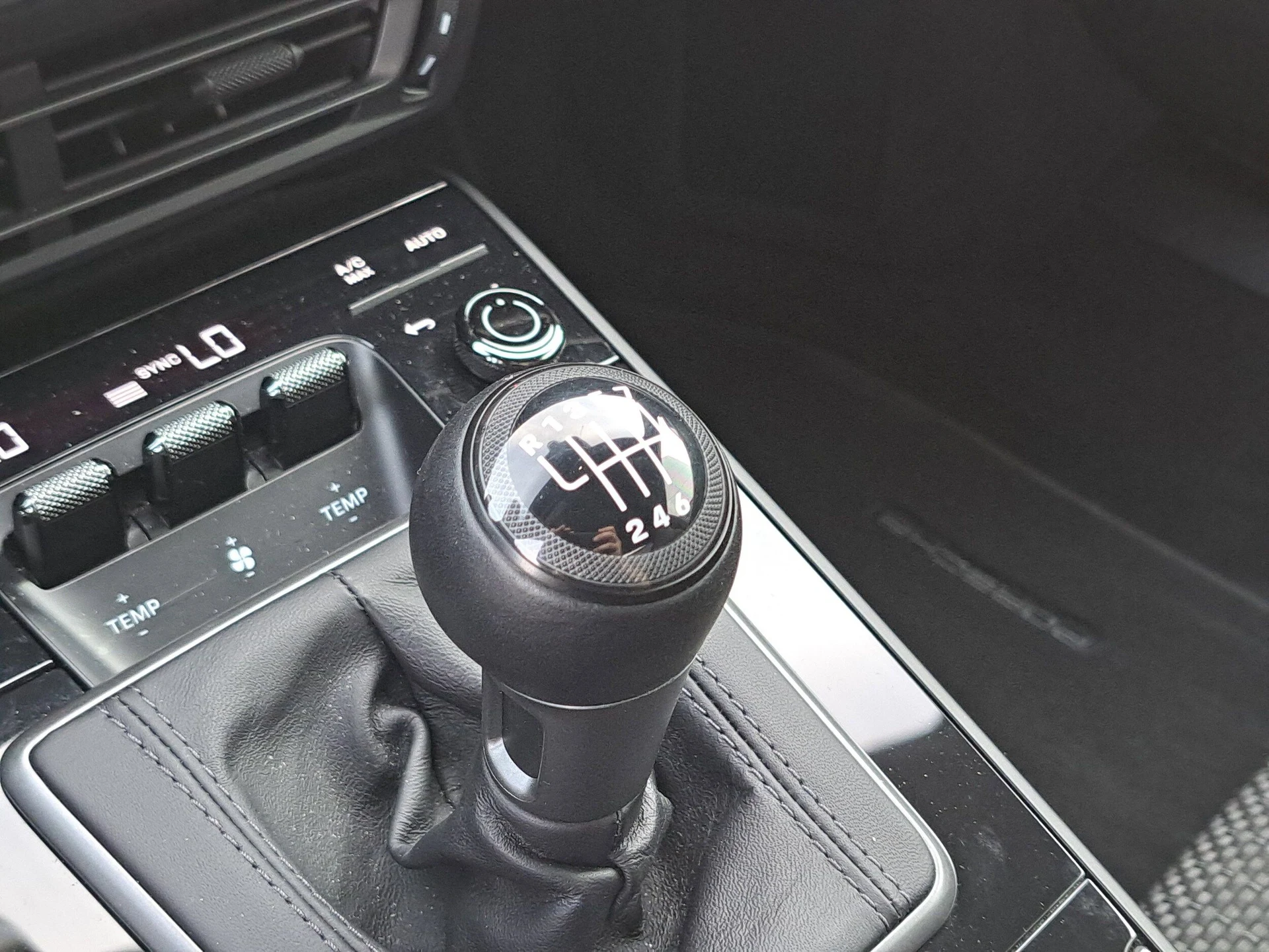 mph031_1317932409_492068e816207ede1e6f57d974e83bc2x_42072f7f80