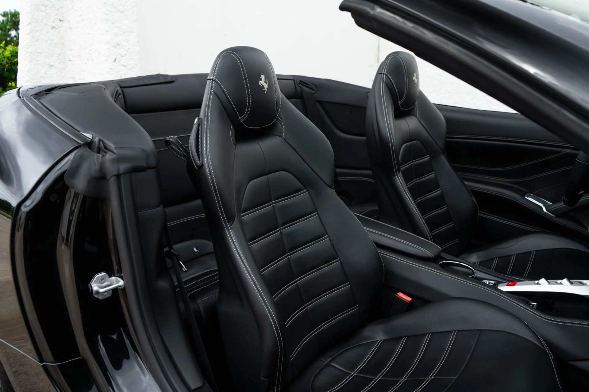 mph031_1325642454_Used_2018_Ferrari_California_T_1781897597_ea11a49e2a