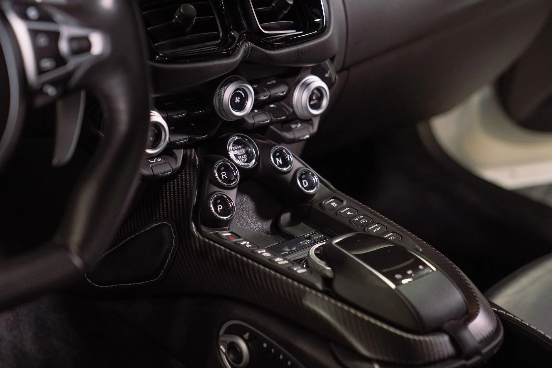 mph031_1336565582_Used_2019_Aston_Martin_Vantage_1792797785_42f3c193ee