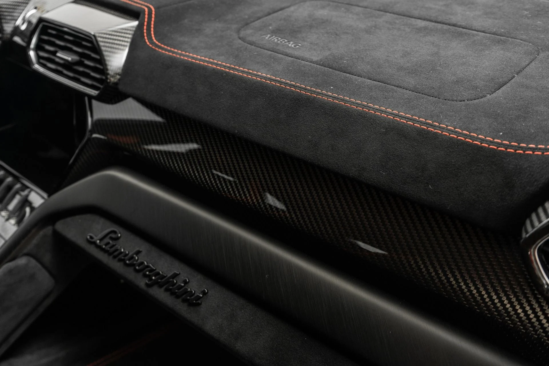 mph031_1345661883_Used_2024_Lamborghini_Urus_Performante_657_Hp_ADAS_package_Carbon_Fiber_Trim_1768936745_43a5b08710