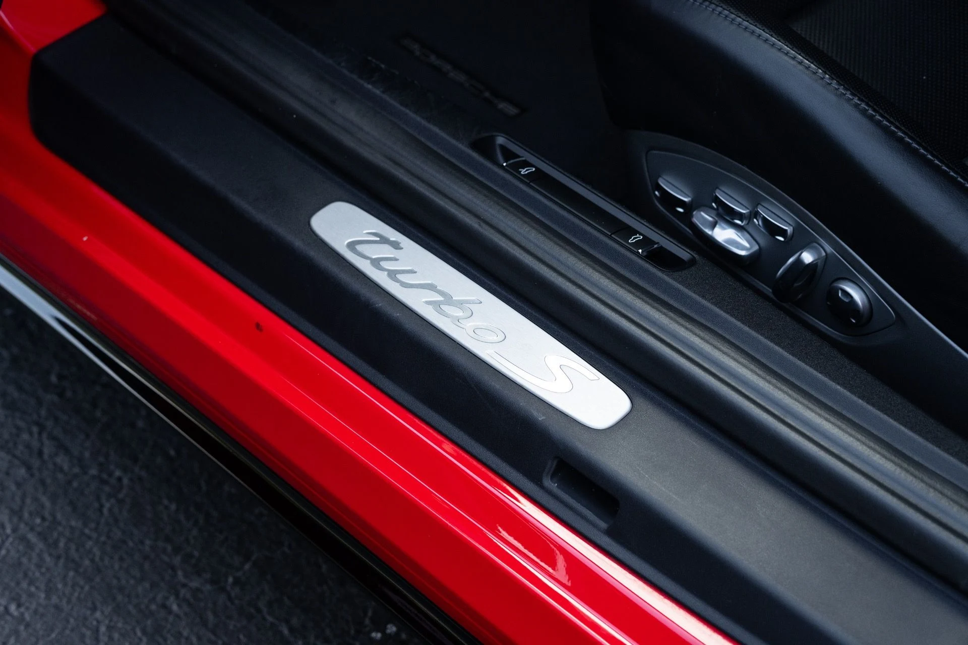 mph031_1352038460_Used_2019_Porsche_911_Turbo_S_1778703319_dbccea844c