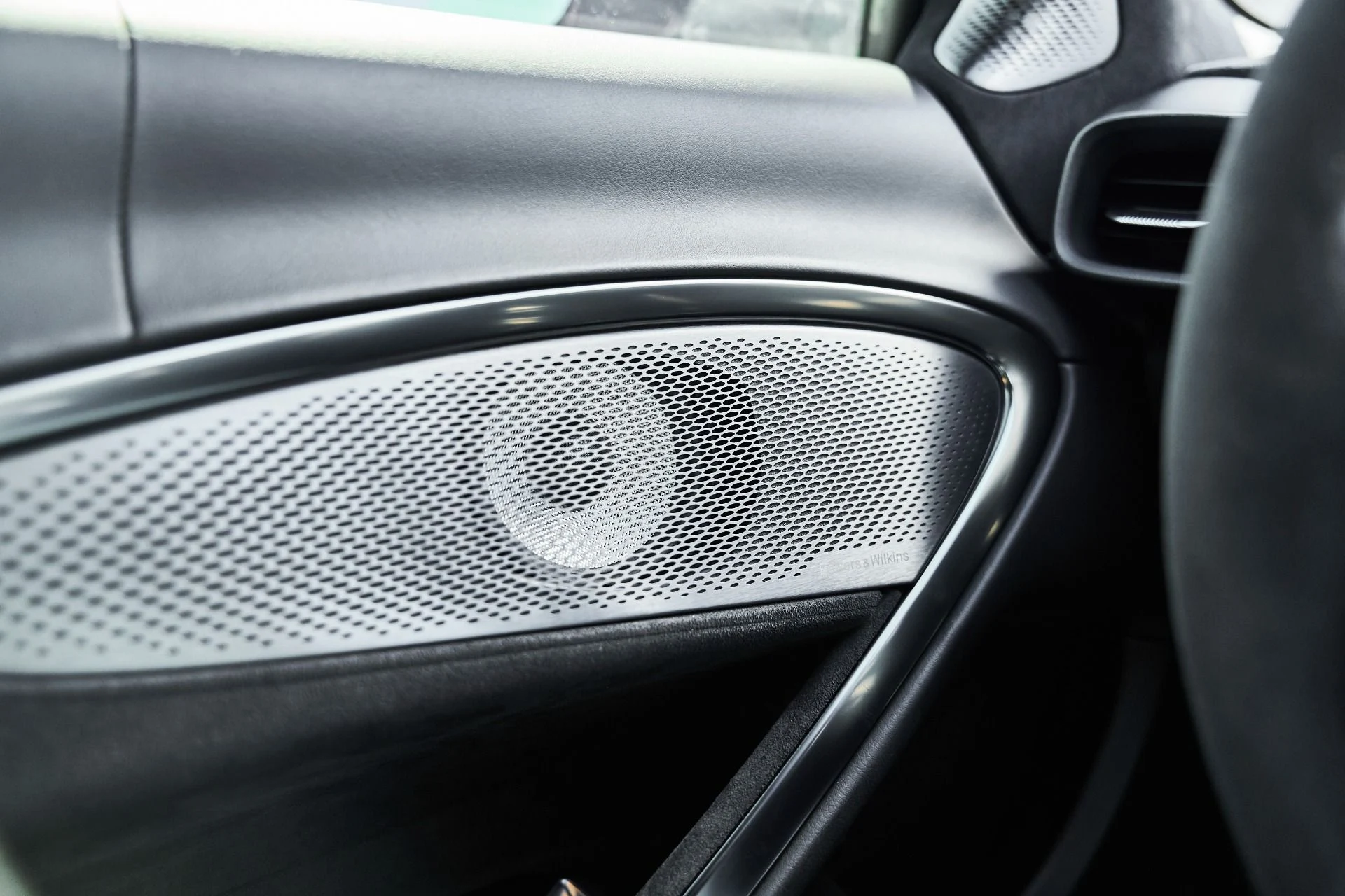 mph031_1353328291_Used_2024_Mc_Laren_Artura_1774742224_744f105c57