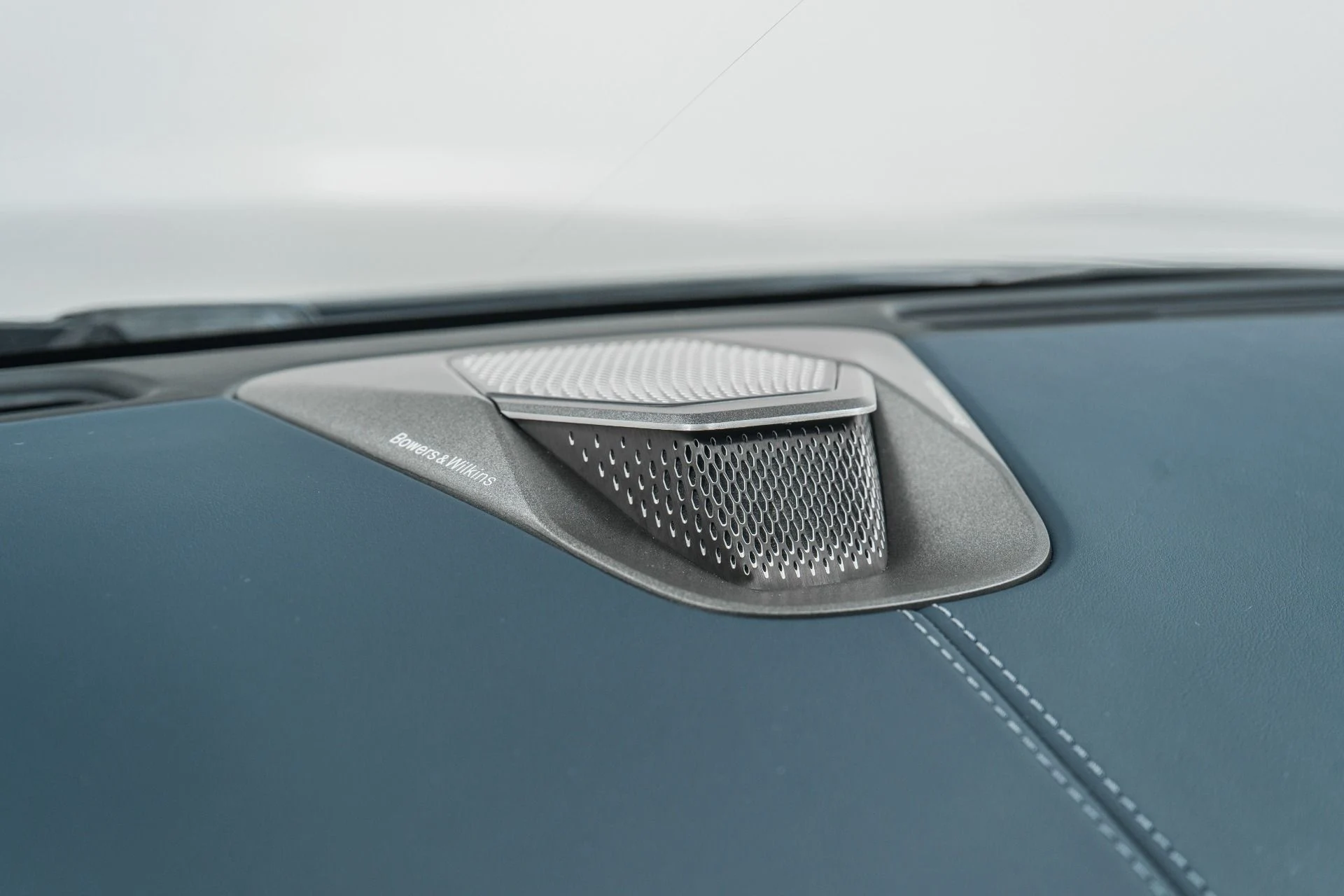 mph031_1364310275_Used_2025_Aston_Martin_Vanquish_552_K_MSRP_Titanium_Exhaust_Interior_Carbon_Pack_1772219889_d68411ca02