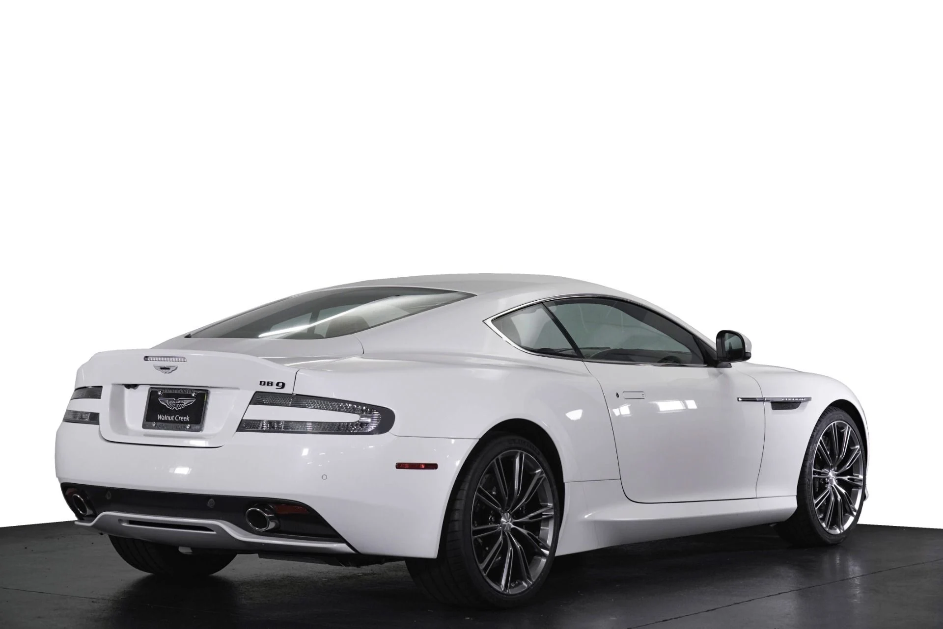 mph031_1366802800_Used_2015_Aston_Martin_DB_9_1781892981_a7417c6dab