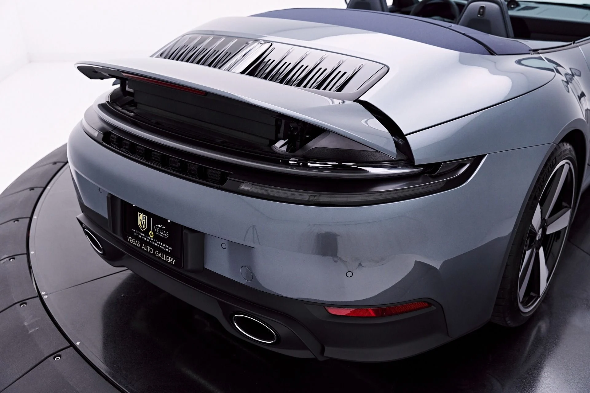 mph031_1375481656_Used_2025_Porsche_911_Carrera_1777504780_1857900ccf