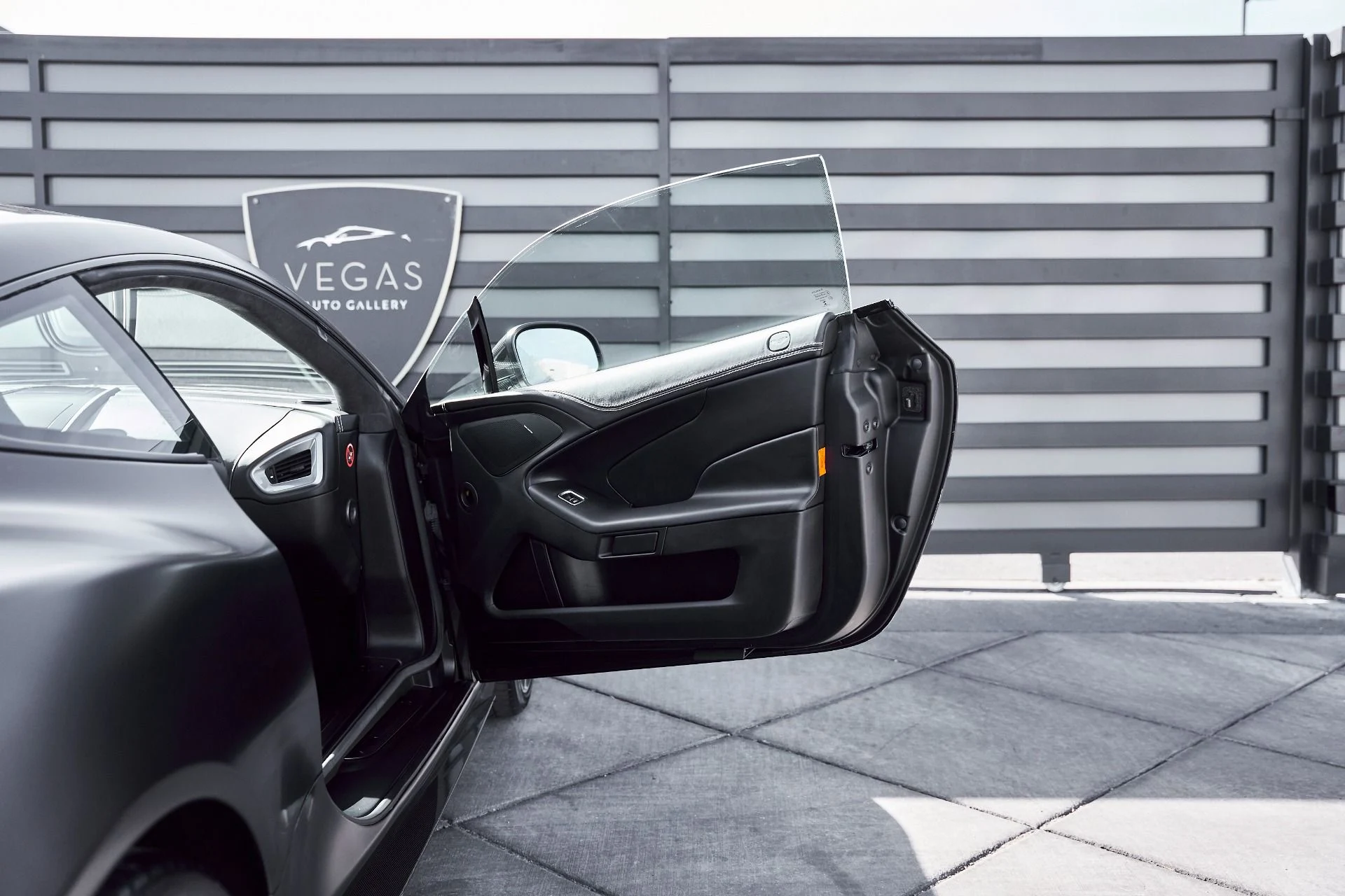 mph031_1388480967_Used_2014_Aston_Martin_Vanquish_V12_1773193806_df90669be8