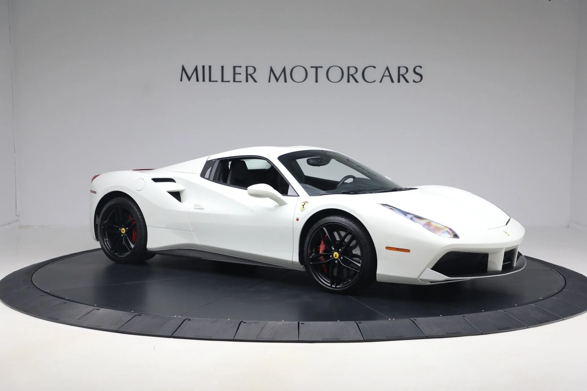 mph031_1392487737_Used_2016_Ferrari_488_Spider_1789756866_d9d31d88b6