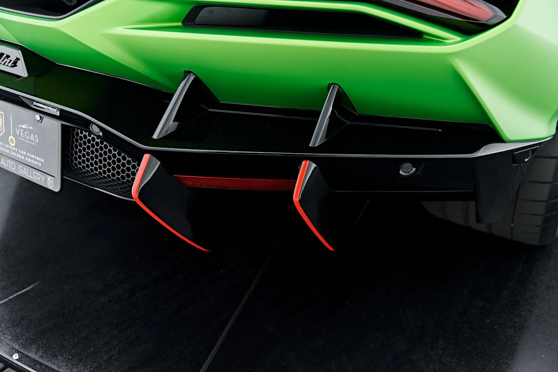 mph031_1394031489_Used_2024_Lamborghini_Revuelto_Base_1789697499_2658c49ac5
