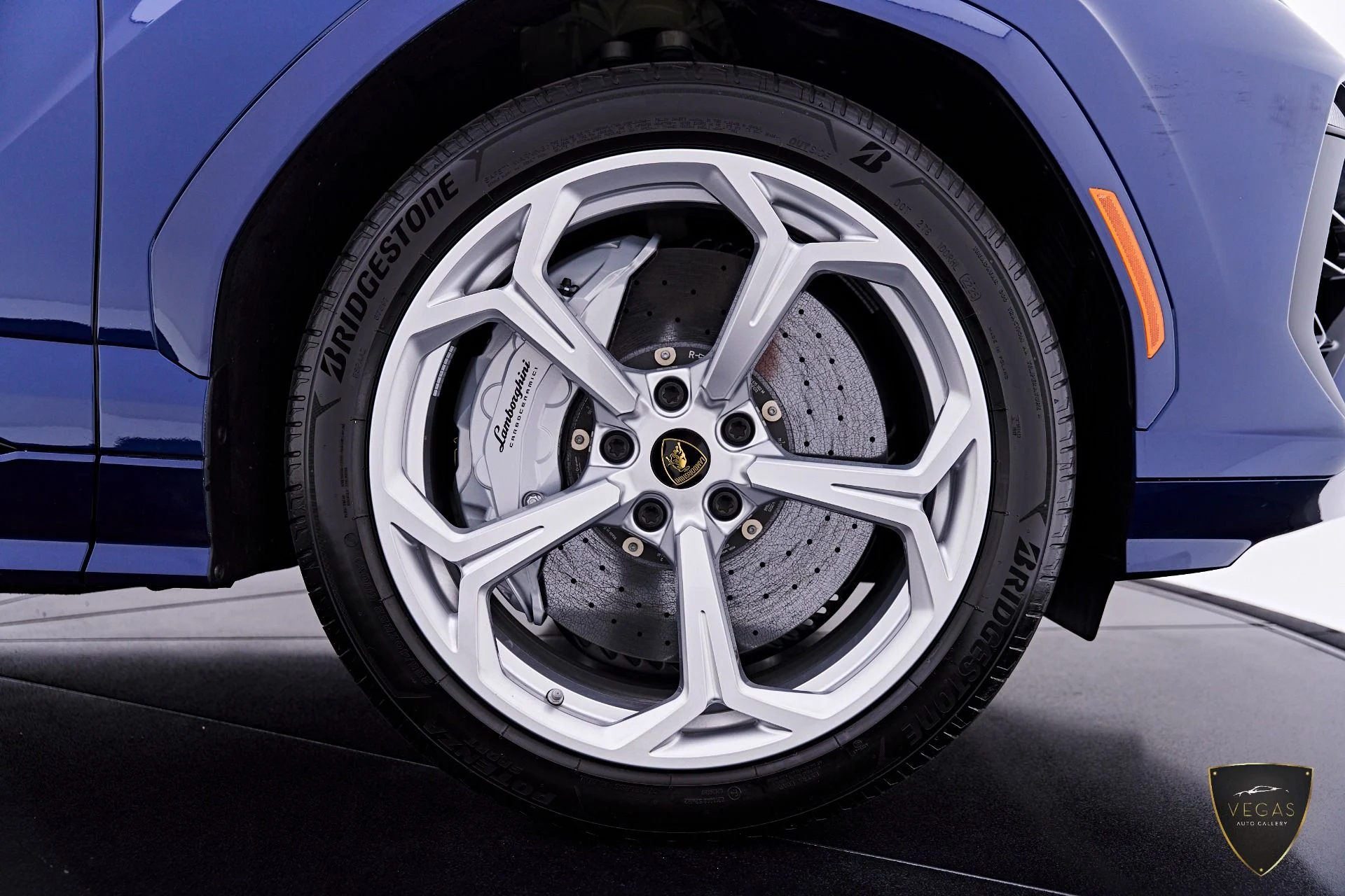 mph031_1405461601_Used_2026_Lamborghini_Urus_SE_1783419654_d13c384f53