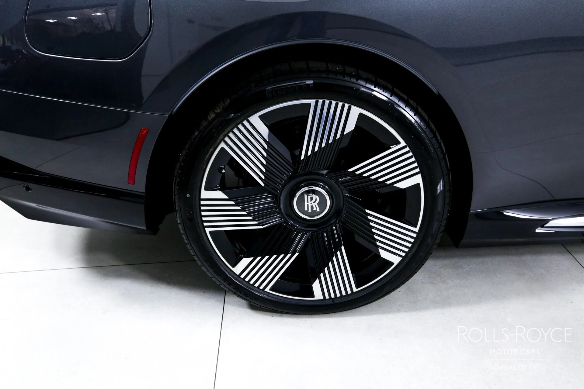 mph031_1407016819_Used_2024_Rolls_Royce_Spectre_1742932757_955055c516
