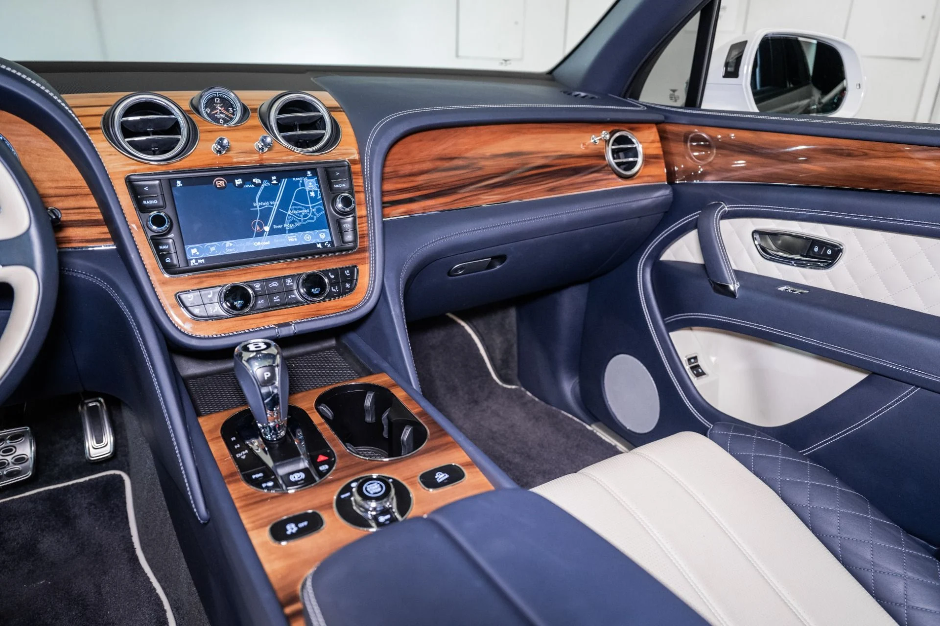 mph031_1408929378_Used_2019_Bentley_Bentayga_V8_1759420865_72296770a5