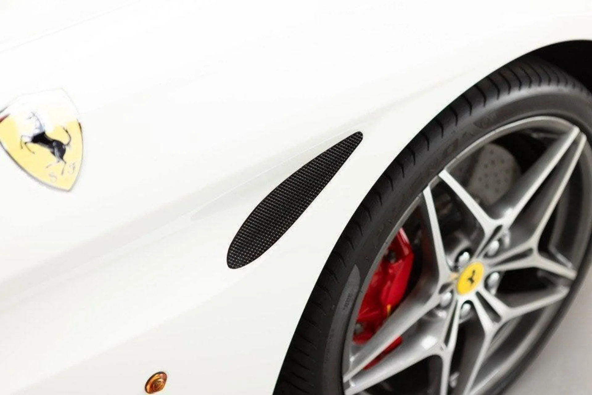 mph031_1418667131_Used_2016_Ferrari_California_T_1777368214_3af4b6e014