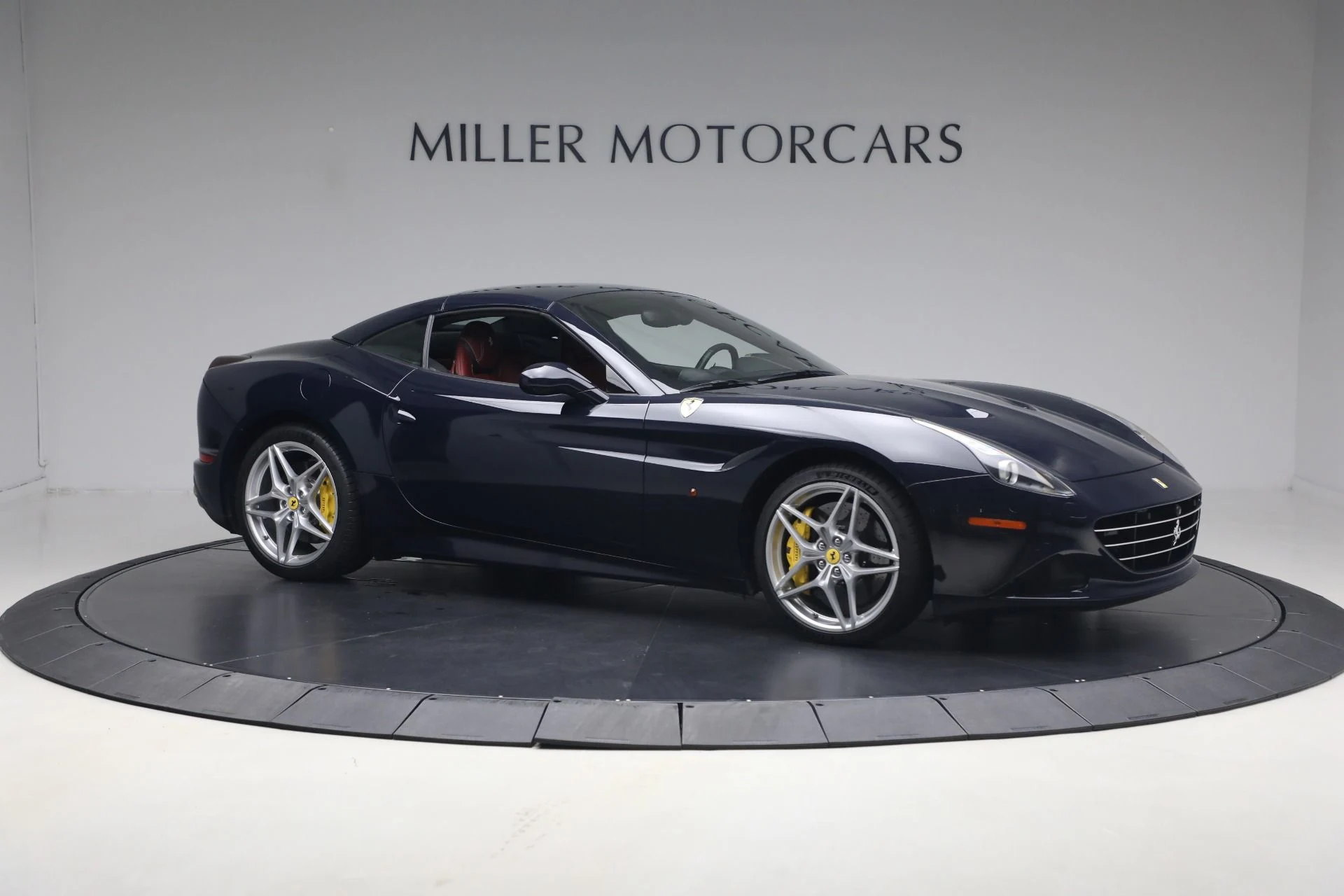 mph031_1420538382_Used_2016_Ferrari_California_T_1779313485_919563d6ce