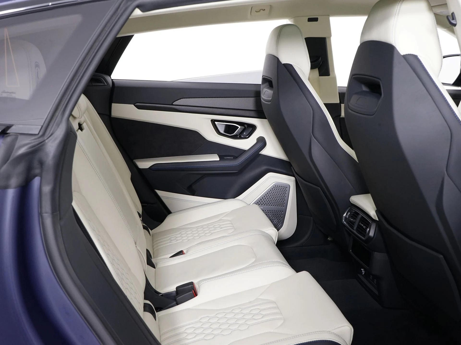 mph031_143227330_6e577528b0c279baeb6d5fabeed6c76ax_935aa37463