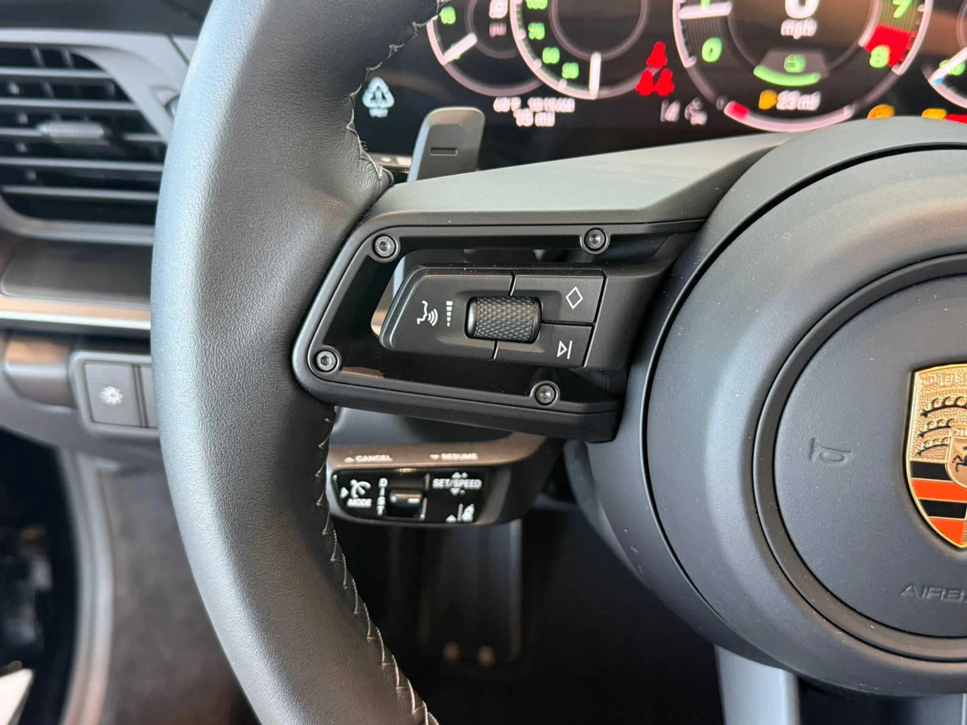 mph031_143816693_fbaecda3b40651296ebdd163fb6e6c97x_bf80d7bd79