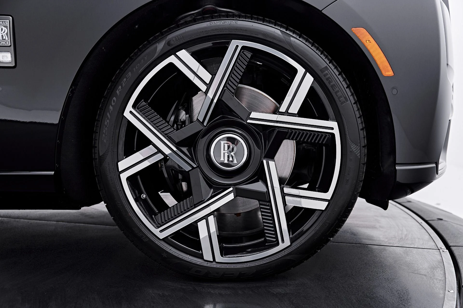 mph031_1447268505_Used_2026_Rolls_Royce_Cullinan_Black_Badge_1788313557_f9f64da990