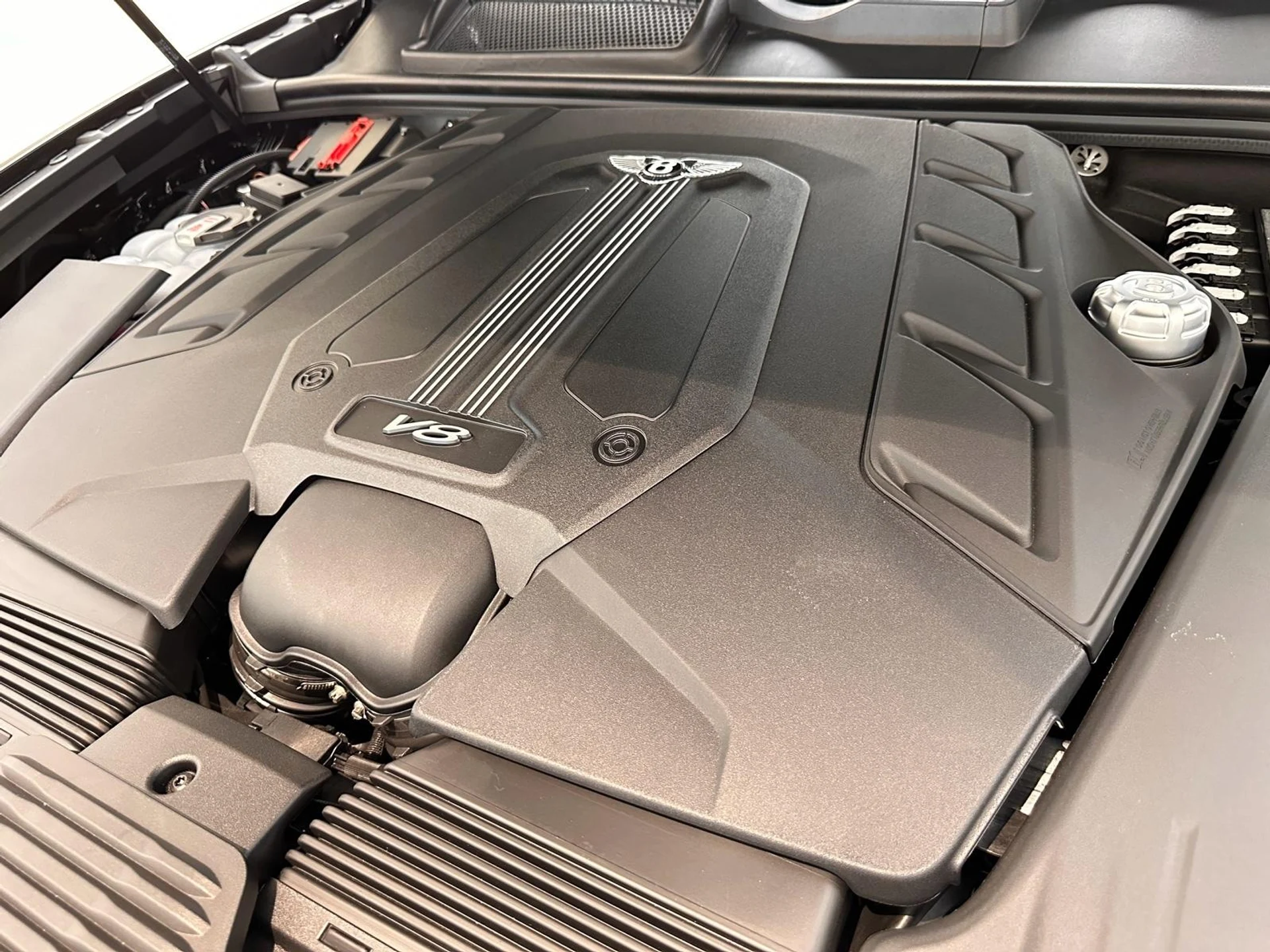 mph031_1447702540_Used_2024_Bentley_Bentayga_V8_1773982921_0df44d0dda