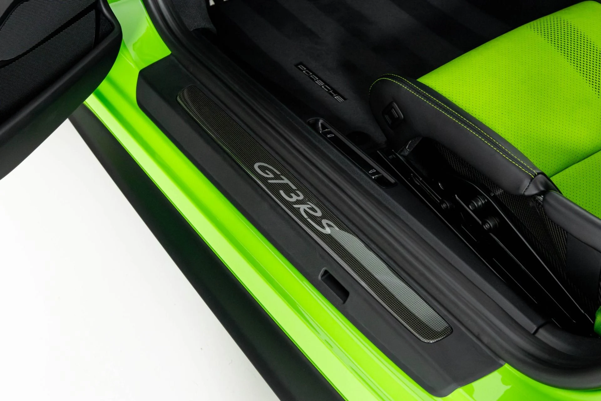 mph031_1450992332_Used_2019_Porsche_911_GT_3_RS_1763595281_f0eea69069