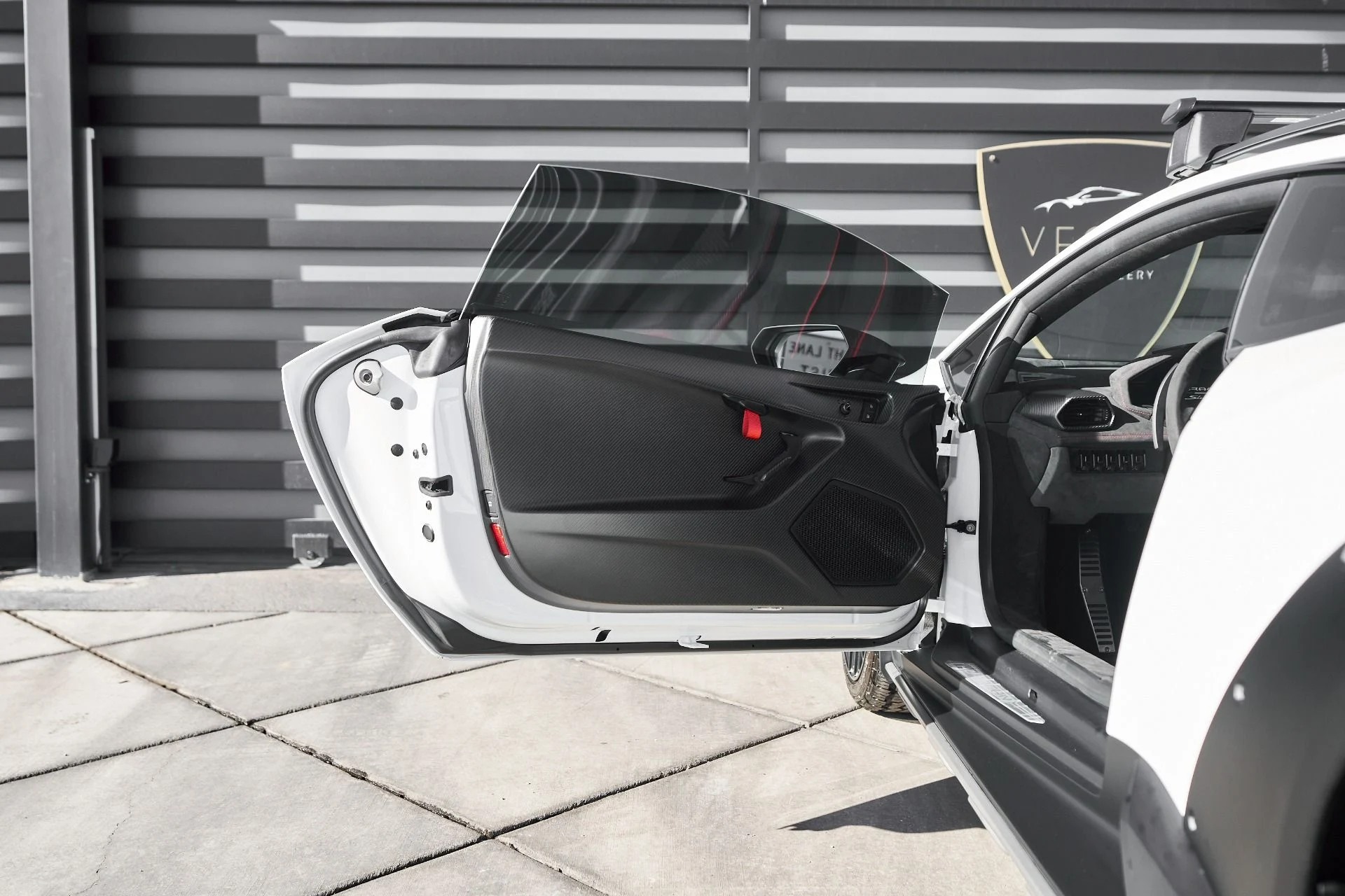 mph031_1453812364_Used_2023_Lamborghini_Huracan_Base_1764123572_0e1b56cac3