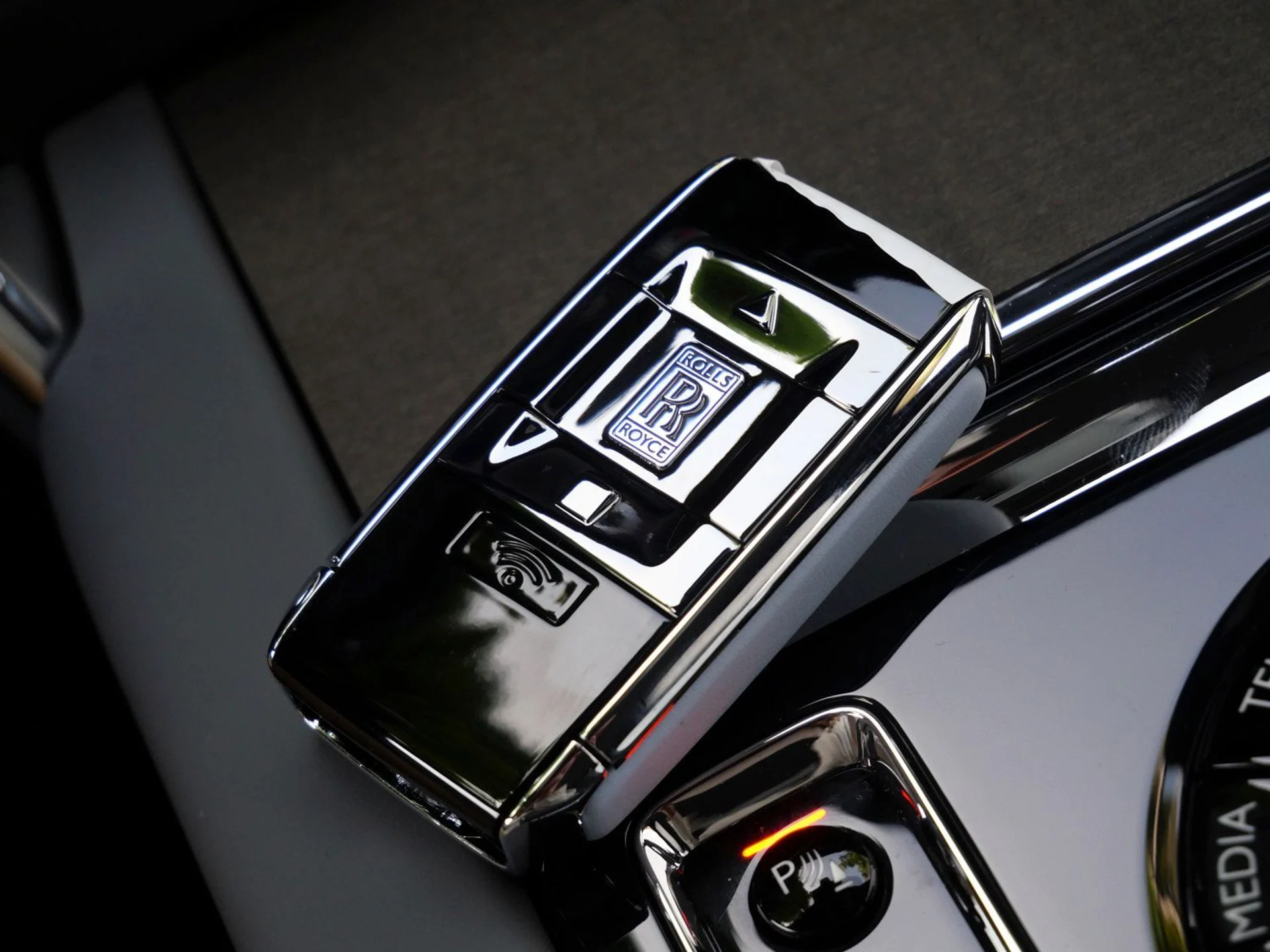 mph031_1458986992_2542b9610b8406f05d2cbcbbb70b9c2bx_1c6859cdd2