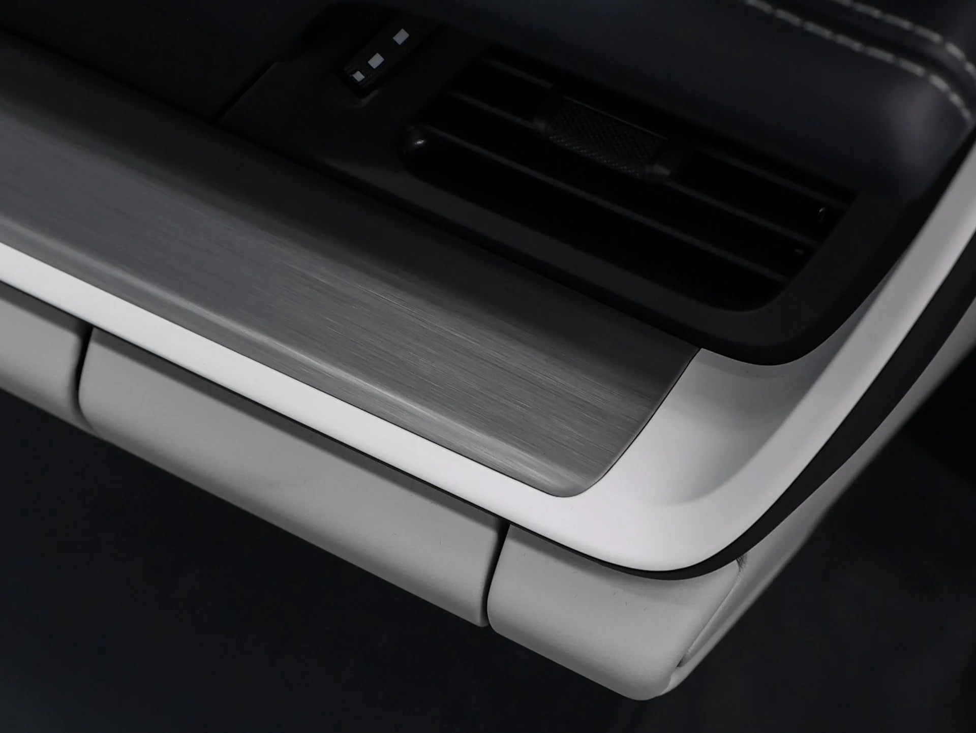 mph031_1460806735_32_10b3ed0819